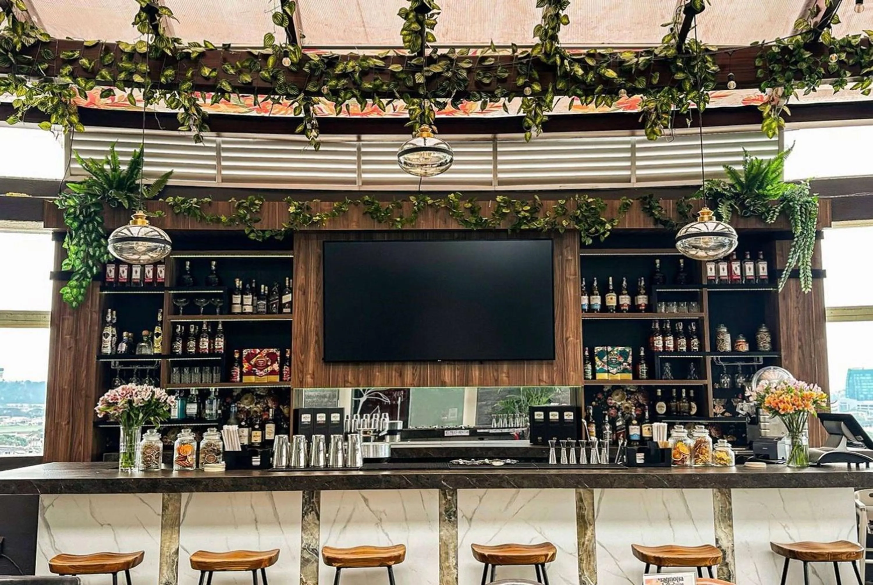 Lounge or bar in Wyndham Garden Guayaquil