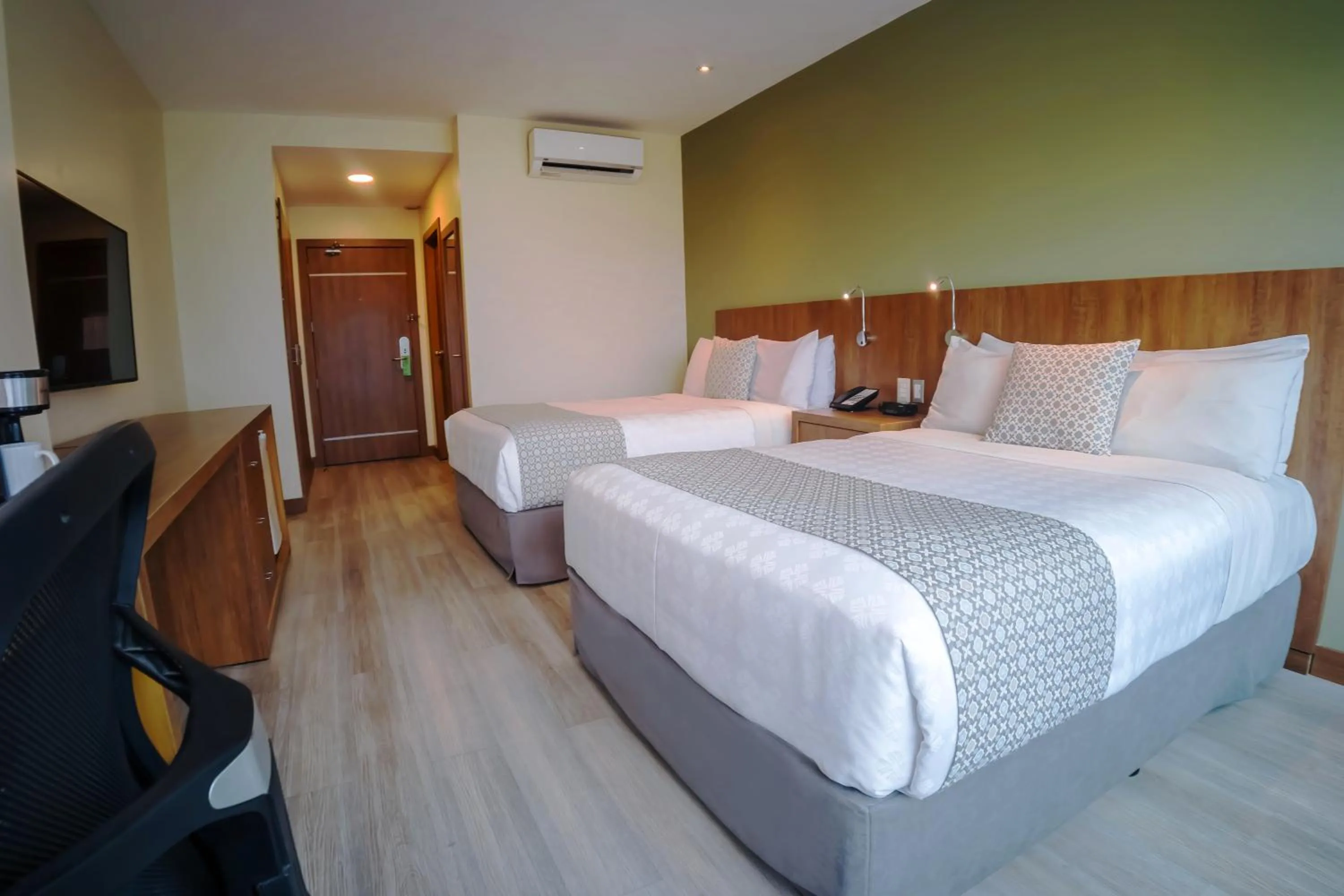 Bed in Wyndham Garden Guayaquil