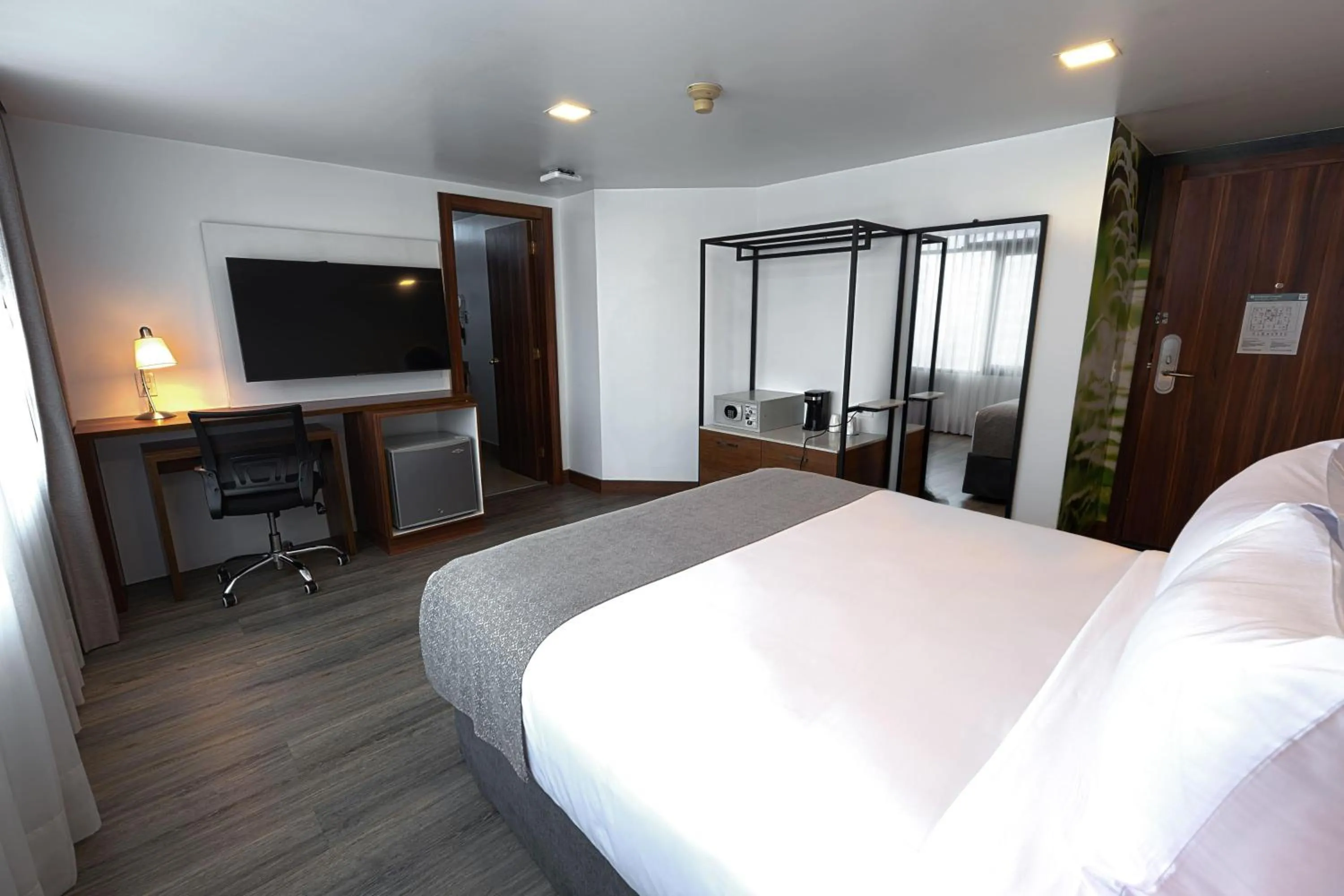 Photo of the whole room, Bed in Wyndham Garden Quito