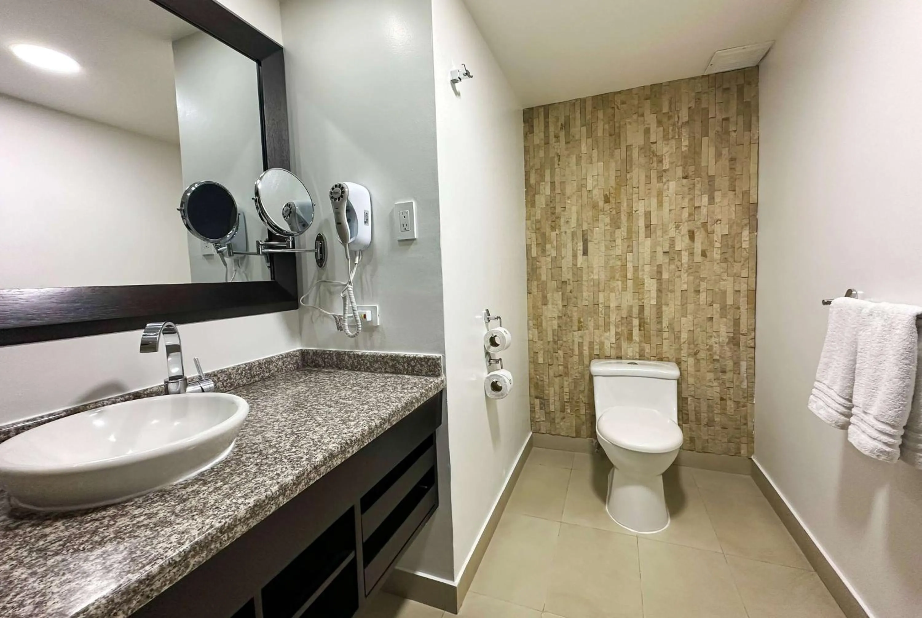 Bathroom in Wyndham Garden Quito