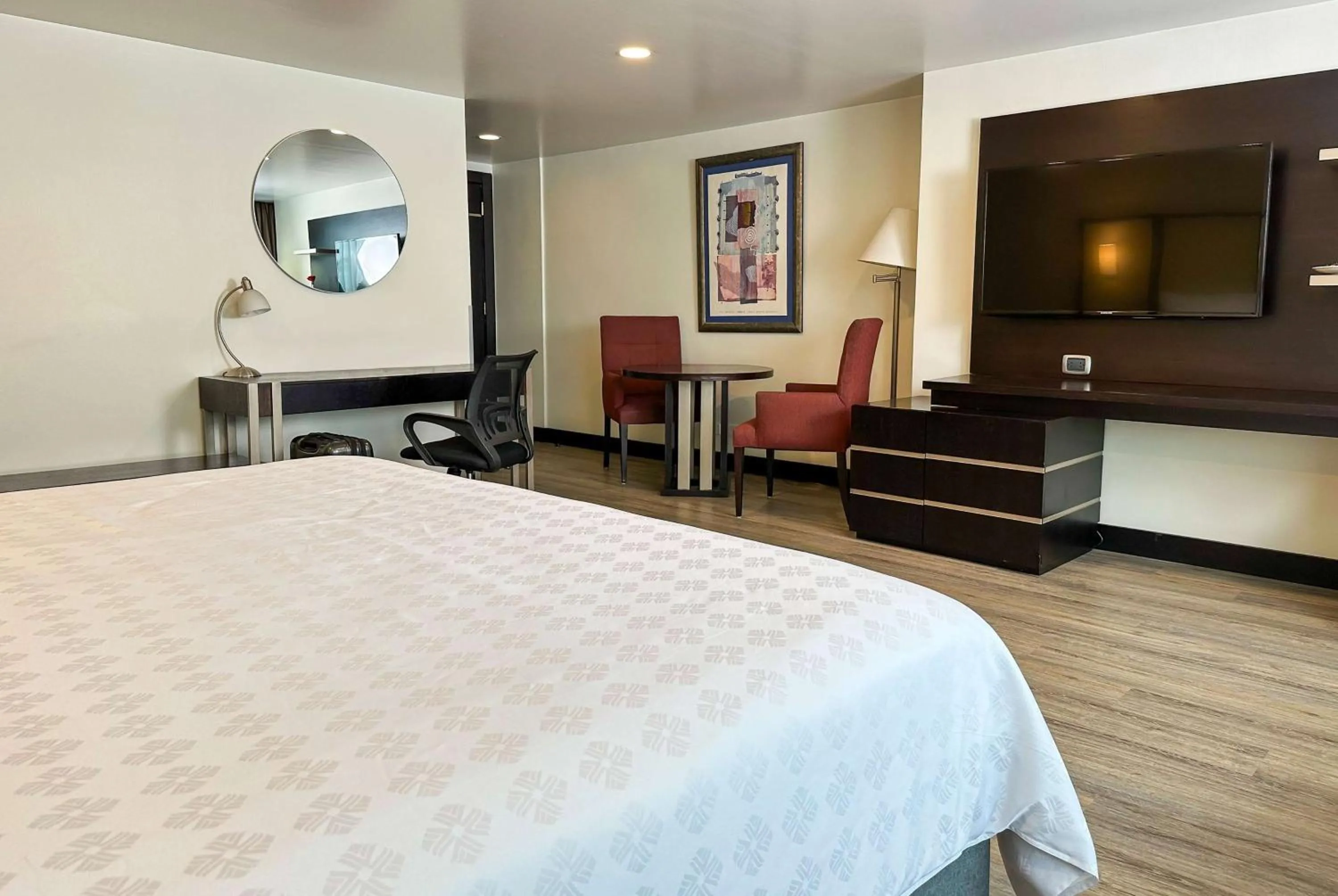 Photo of the whole room, Bed in Wyndham Garden Quito