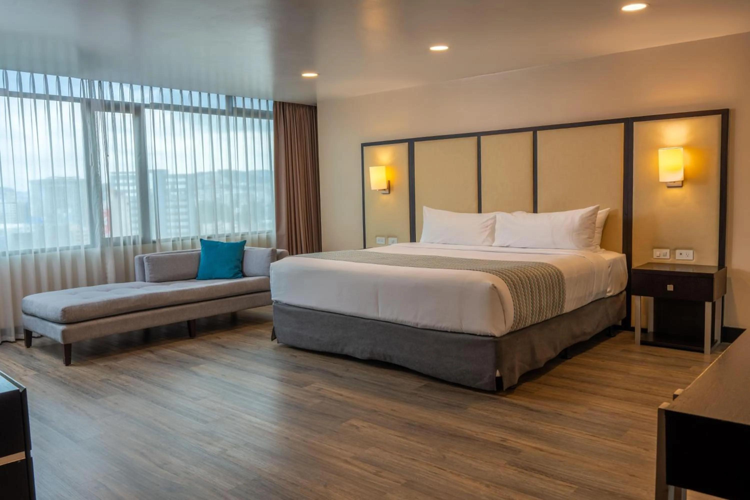 Photo of the whole room, Bed in Wyndham Garden Quito