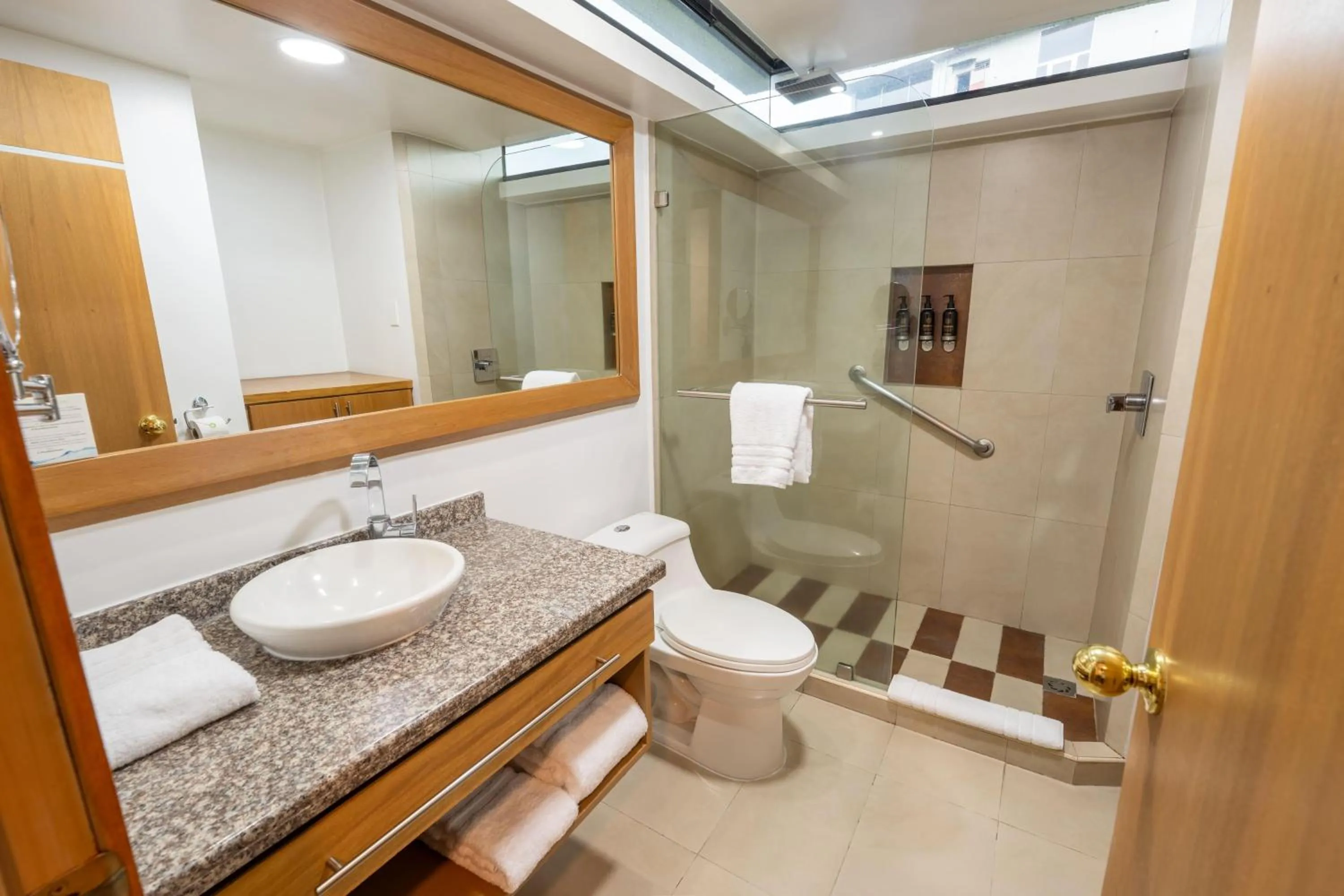 Bathroom in Wyndham Garden Quito