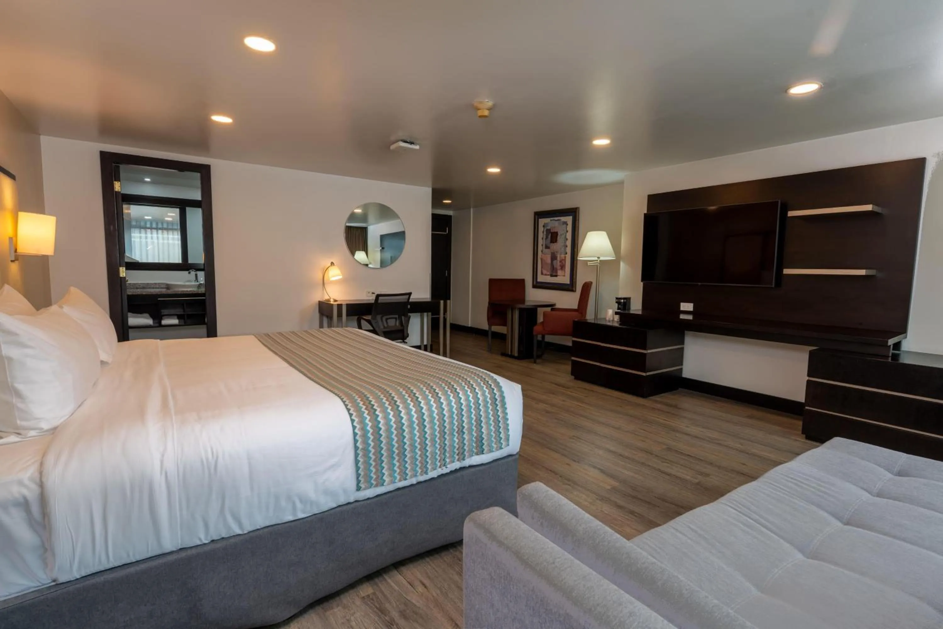 Photo of the whole room, Bed in Wyndham Garden Quito