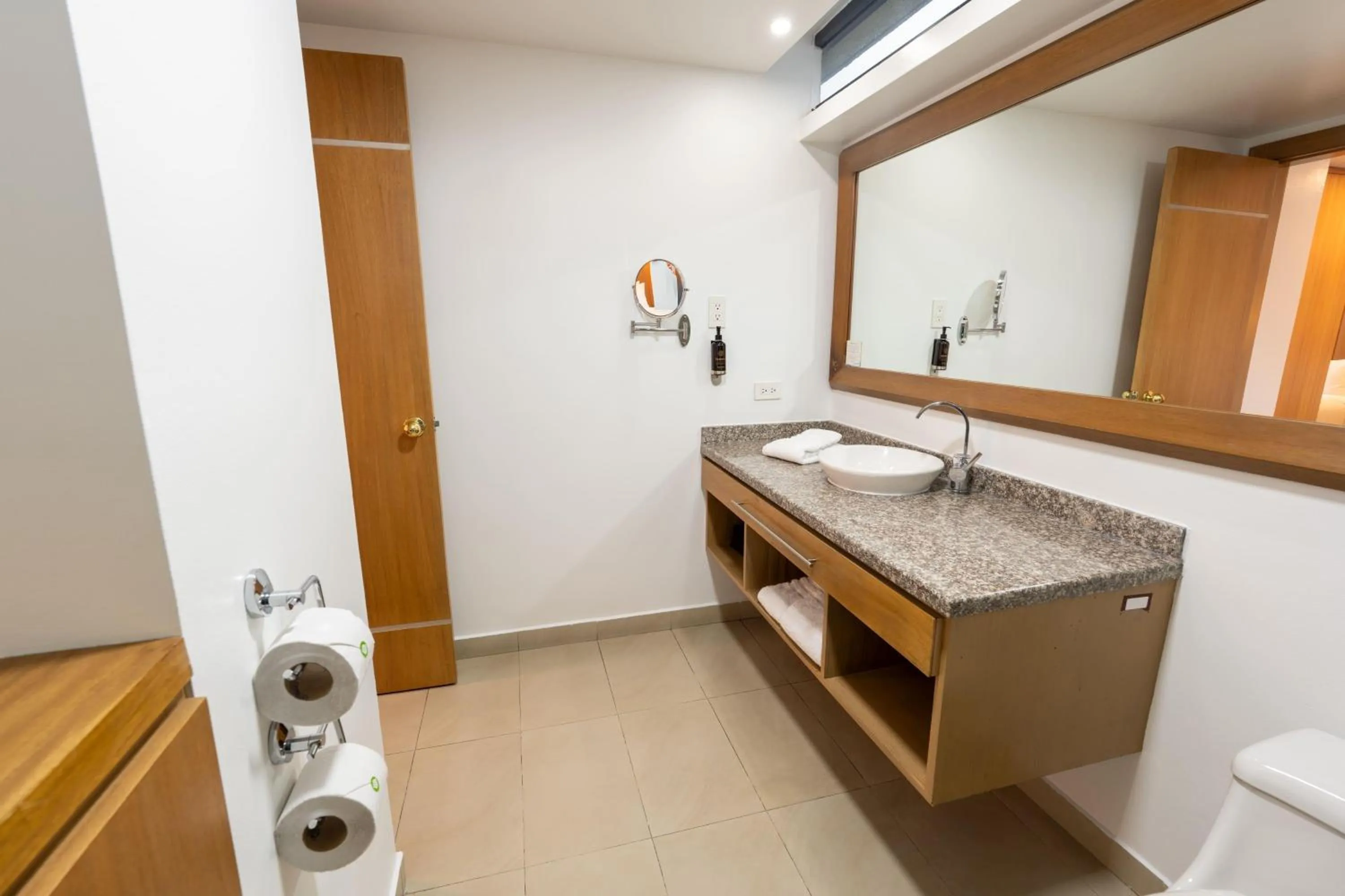 Bathroom in Wyndham Garden Quito