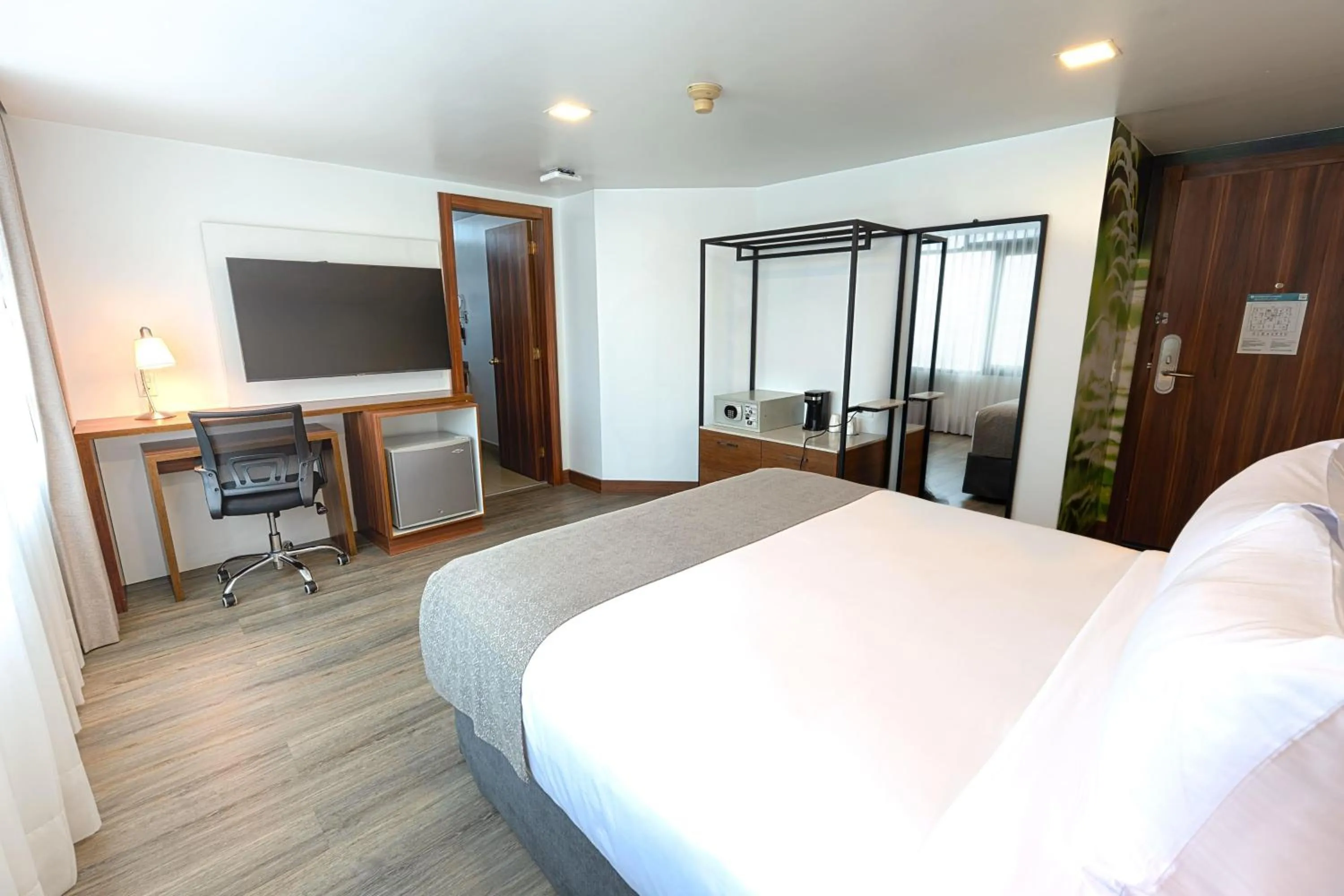 Photo of the whole room, Bed in Wyndham Garden Quito