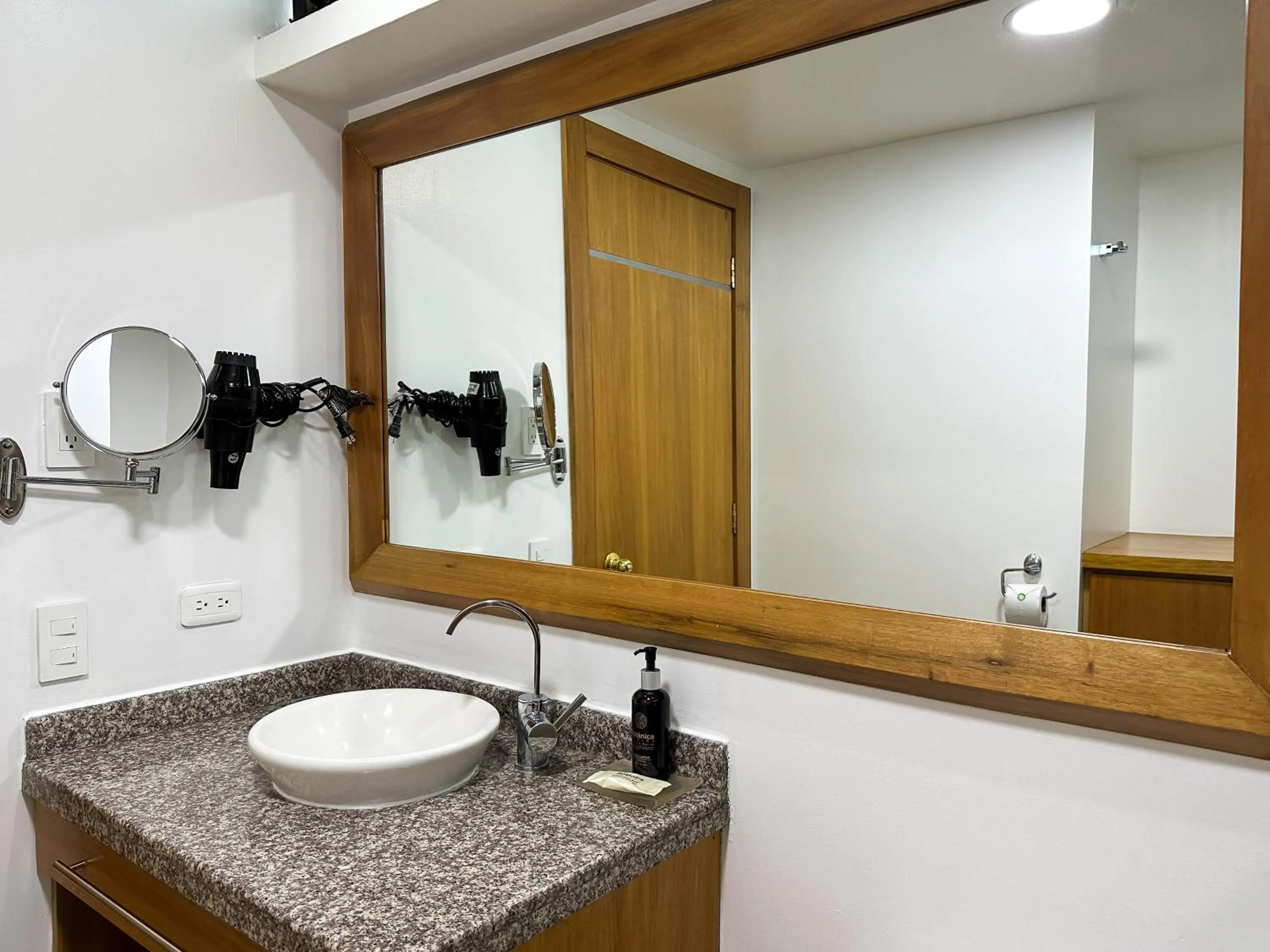 Bathroom in Wyndham Garden Quito