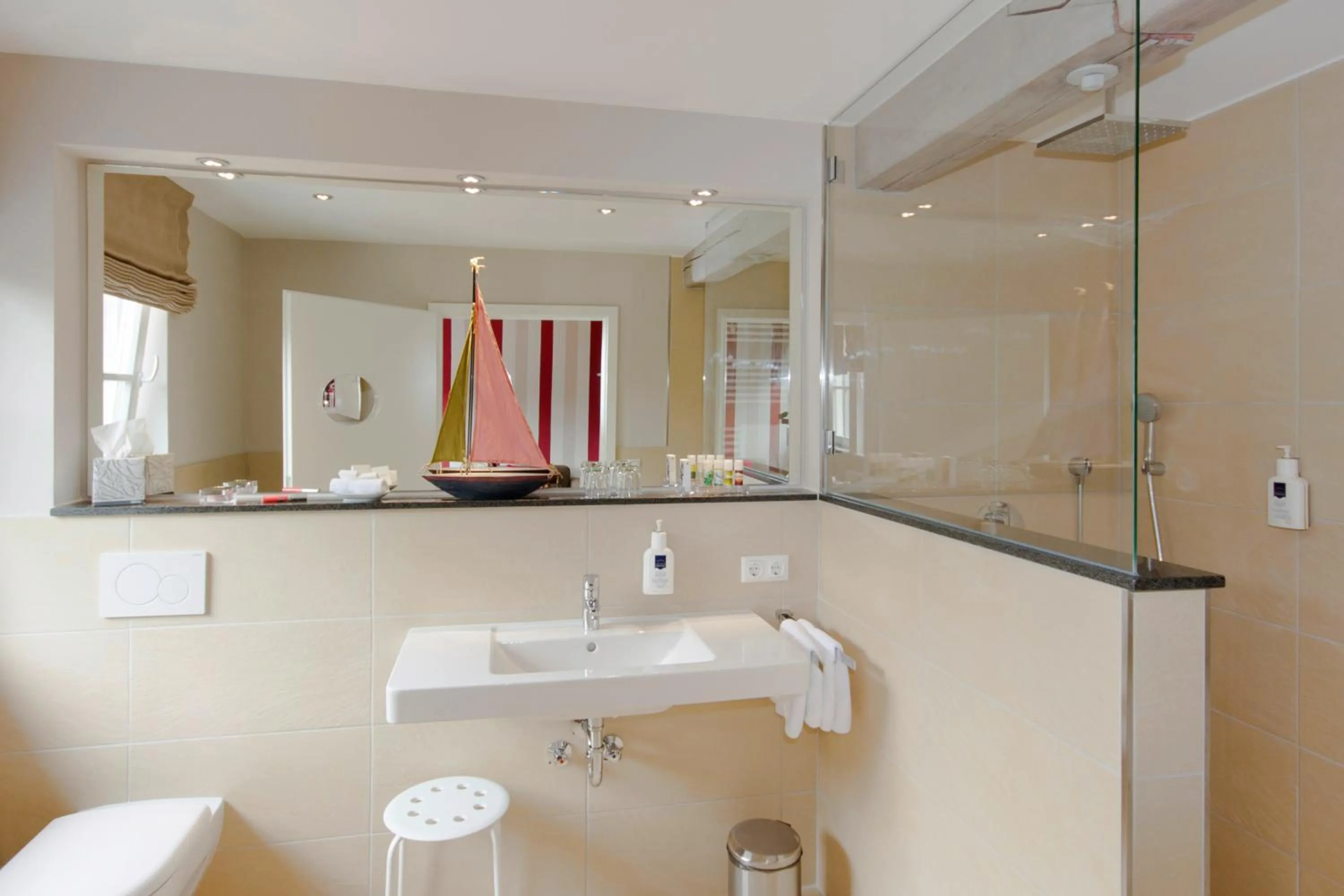 Bathroom in Tiemann's Hotel