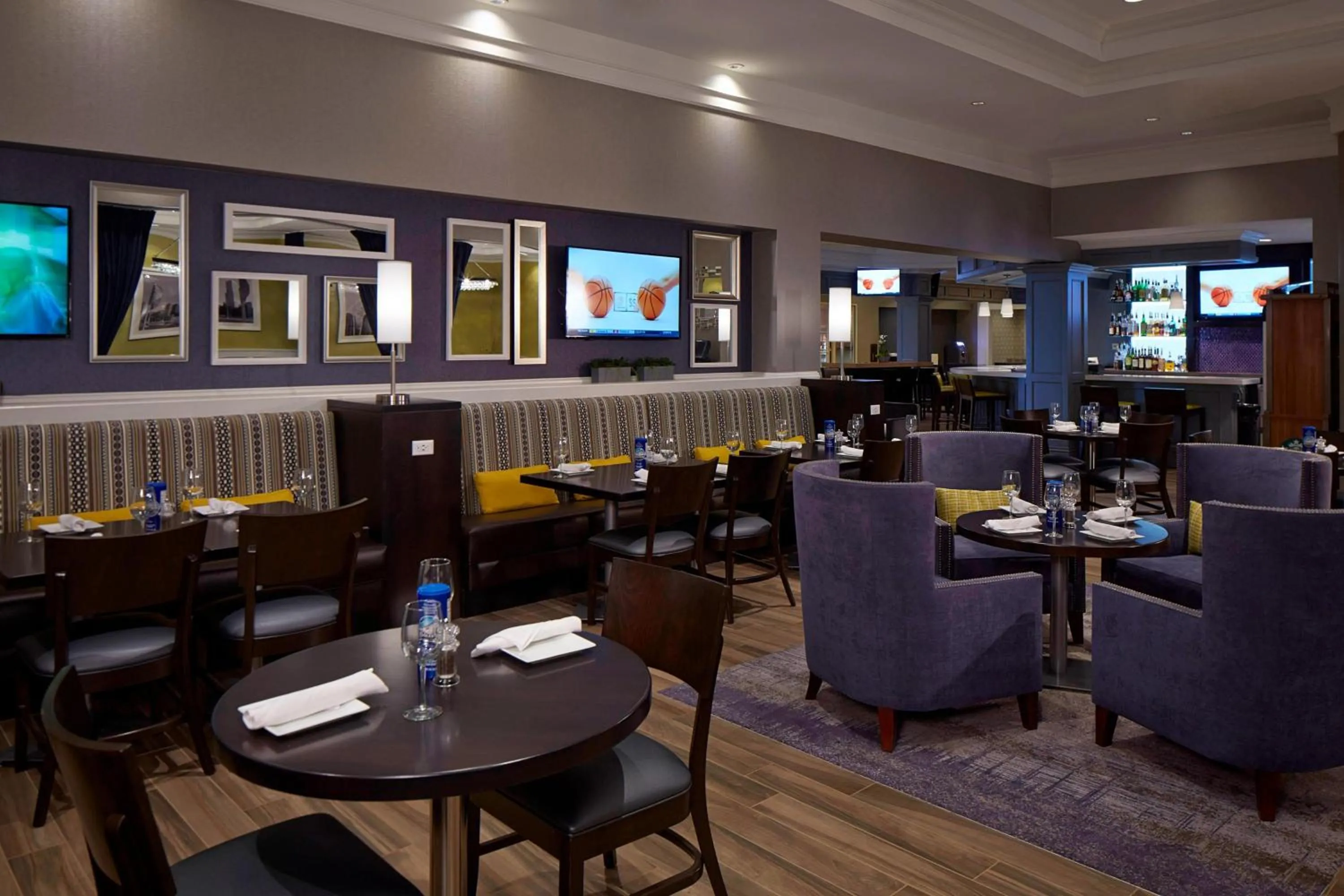 Kitchen or kitchenette in Milwaukee Marriott West