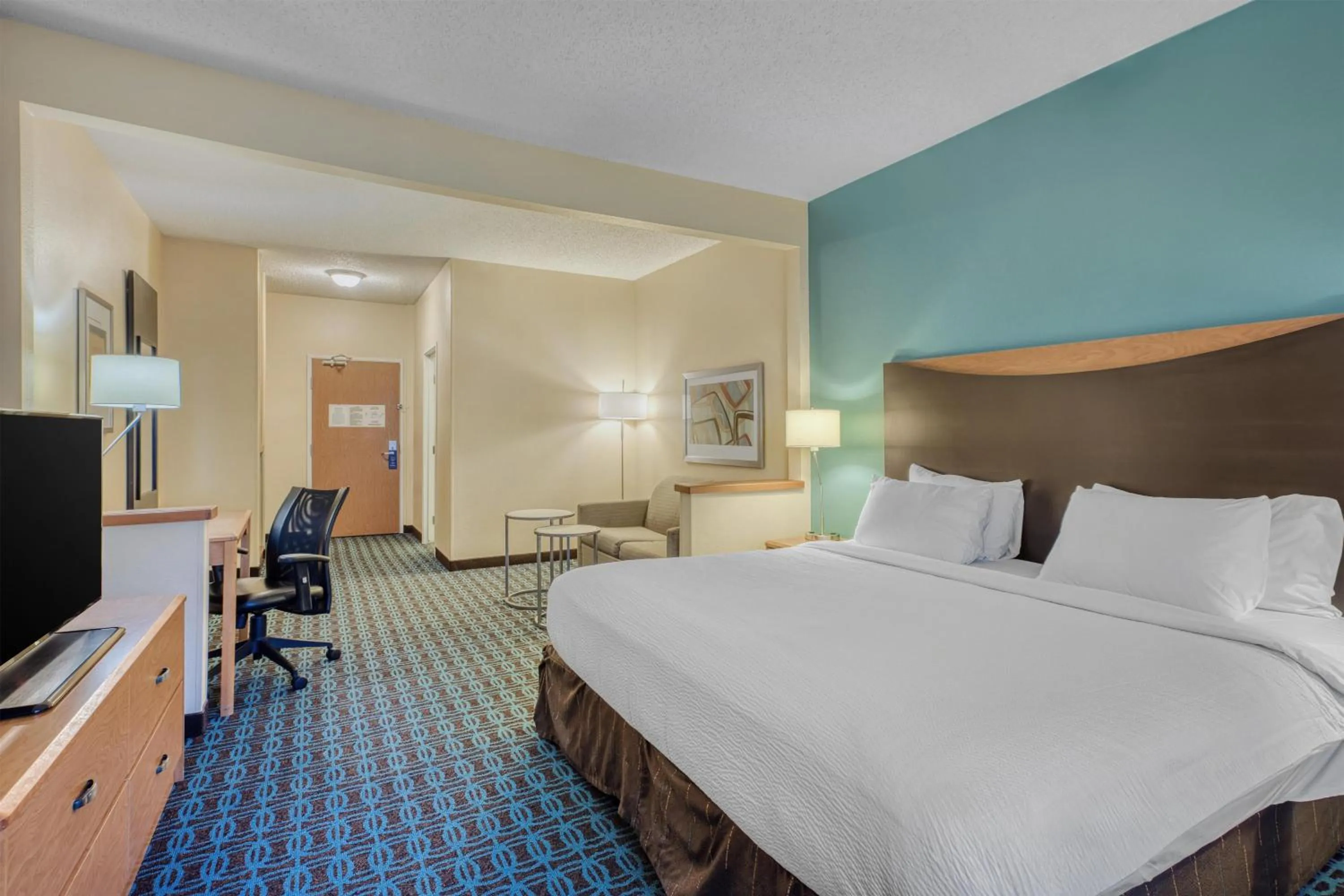 Bedroom, Bed in SureStay by Best Western Mount Pleasant Racine