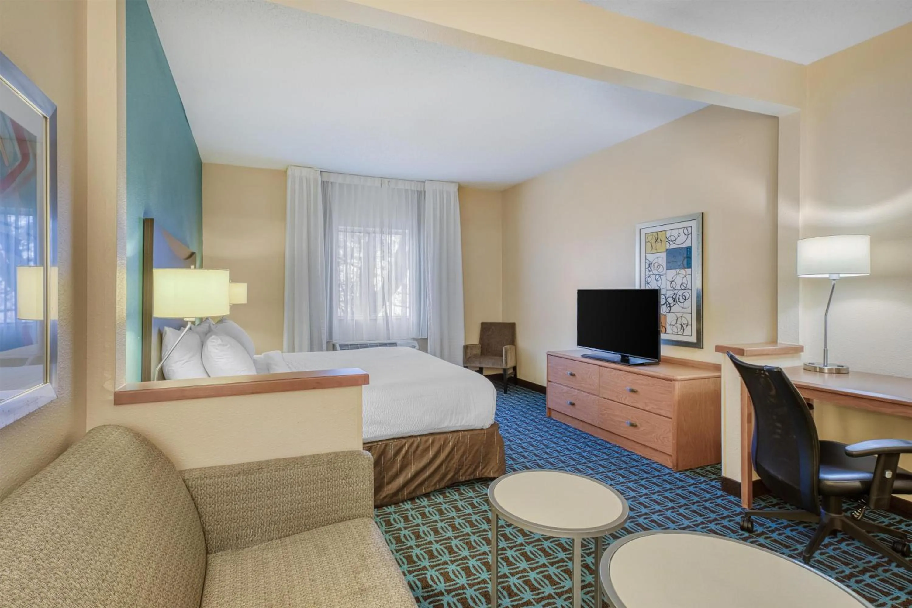 Bedroom, Bed in SureStay by Best Western Mount Pleasant Racine
