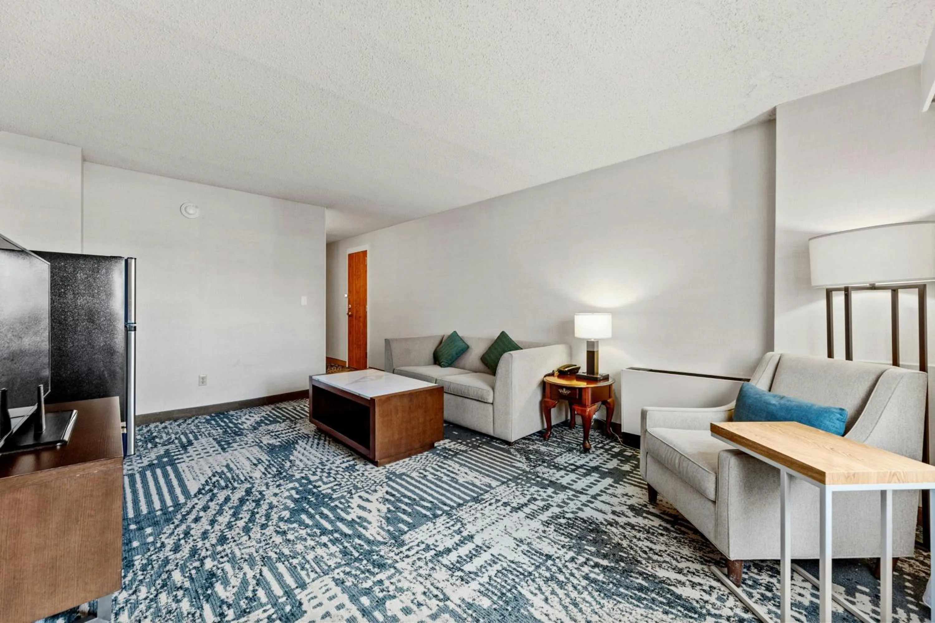 Photo of the whole room, Bed in Delta Hotels by Marriott Mount Pleasant