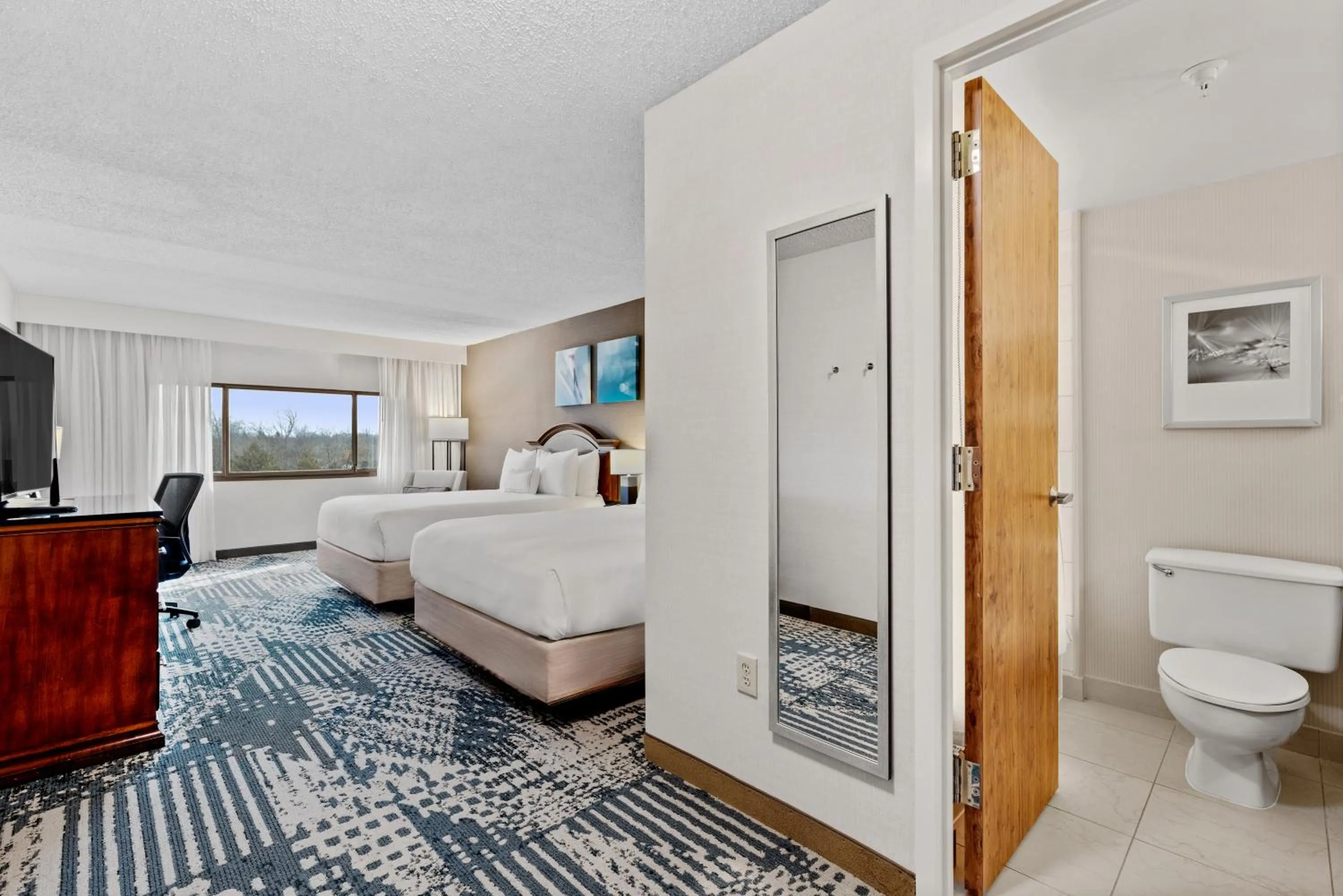 Bedroom, Bed in Delta Hotels by Marriott Mount Pleasant