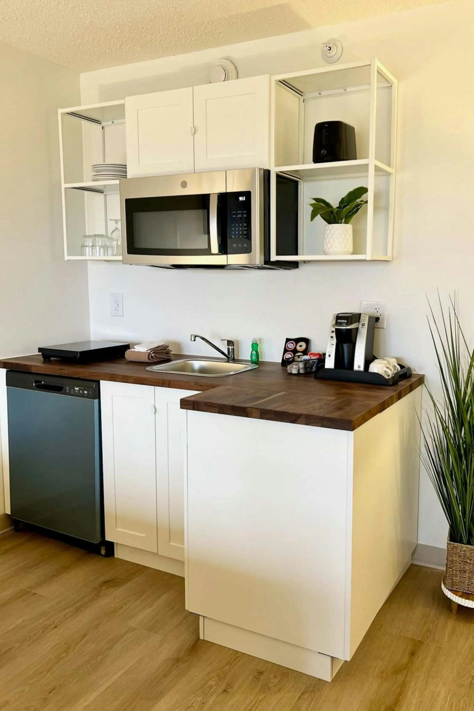 Kitchen or kitchenette in Delta Hotels by Marriott Mount Pleasant