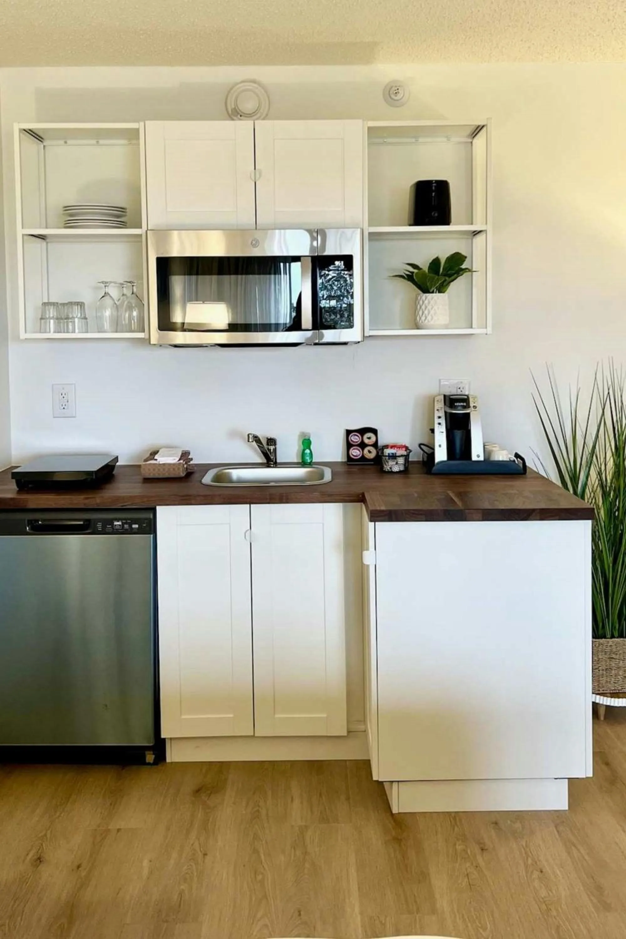 Kitchen or kitchenette in Delta Hotels by Marriott Mount Pleasant