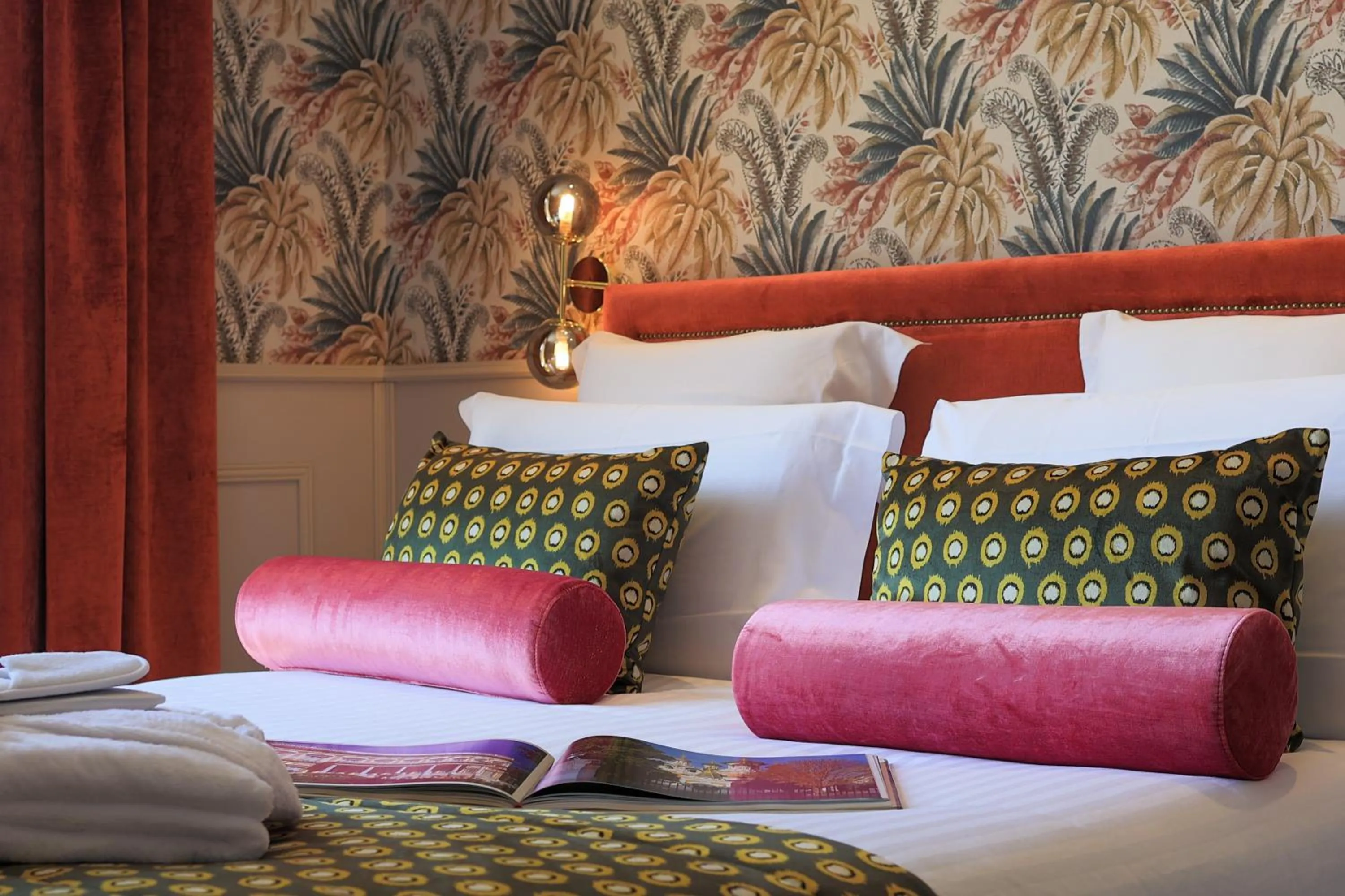 Decorative detail, Bed in Hôtel Petit Palais