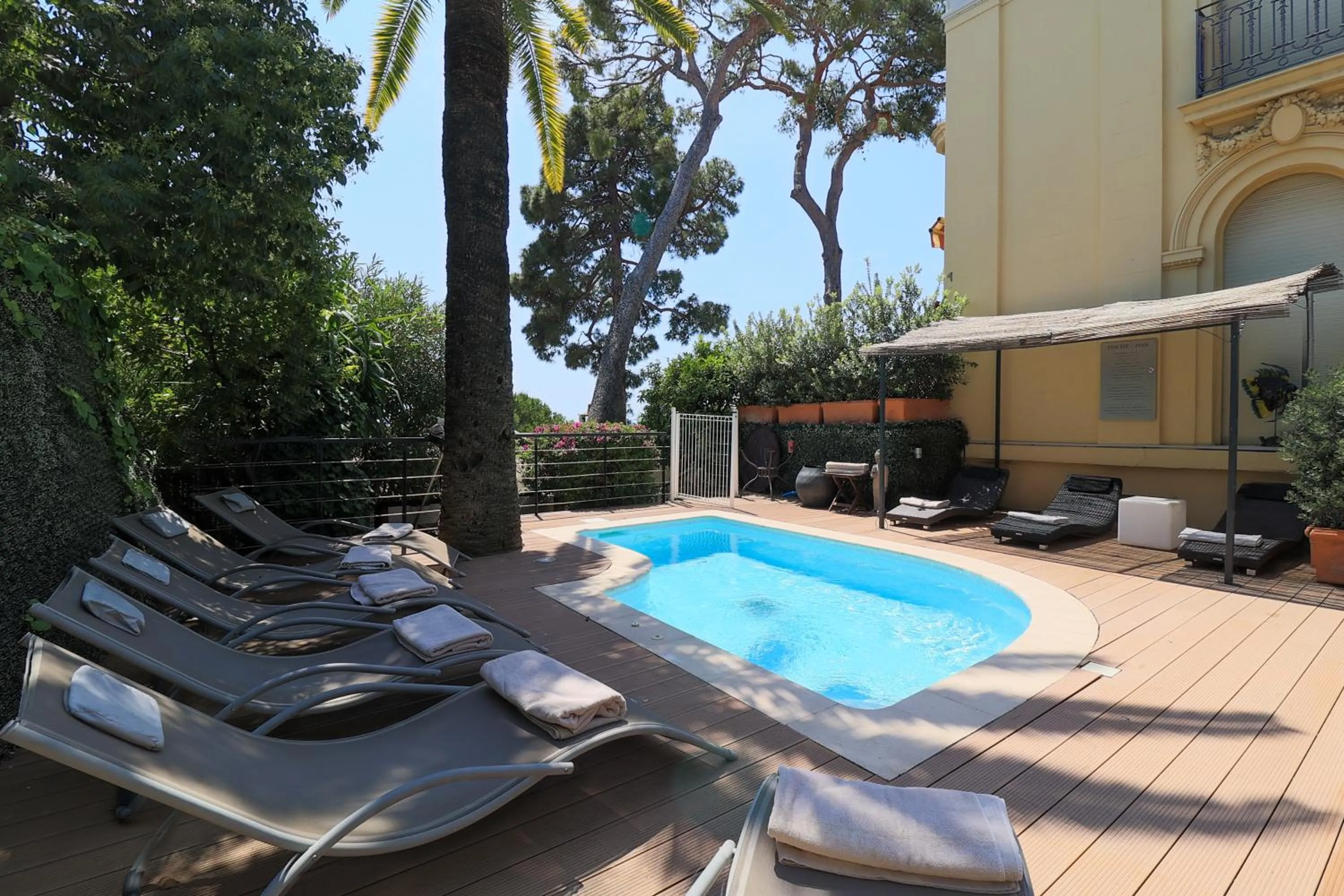 Pool view in Hôtel Petit Palais