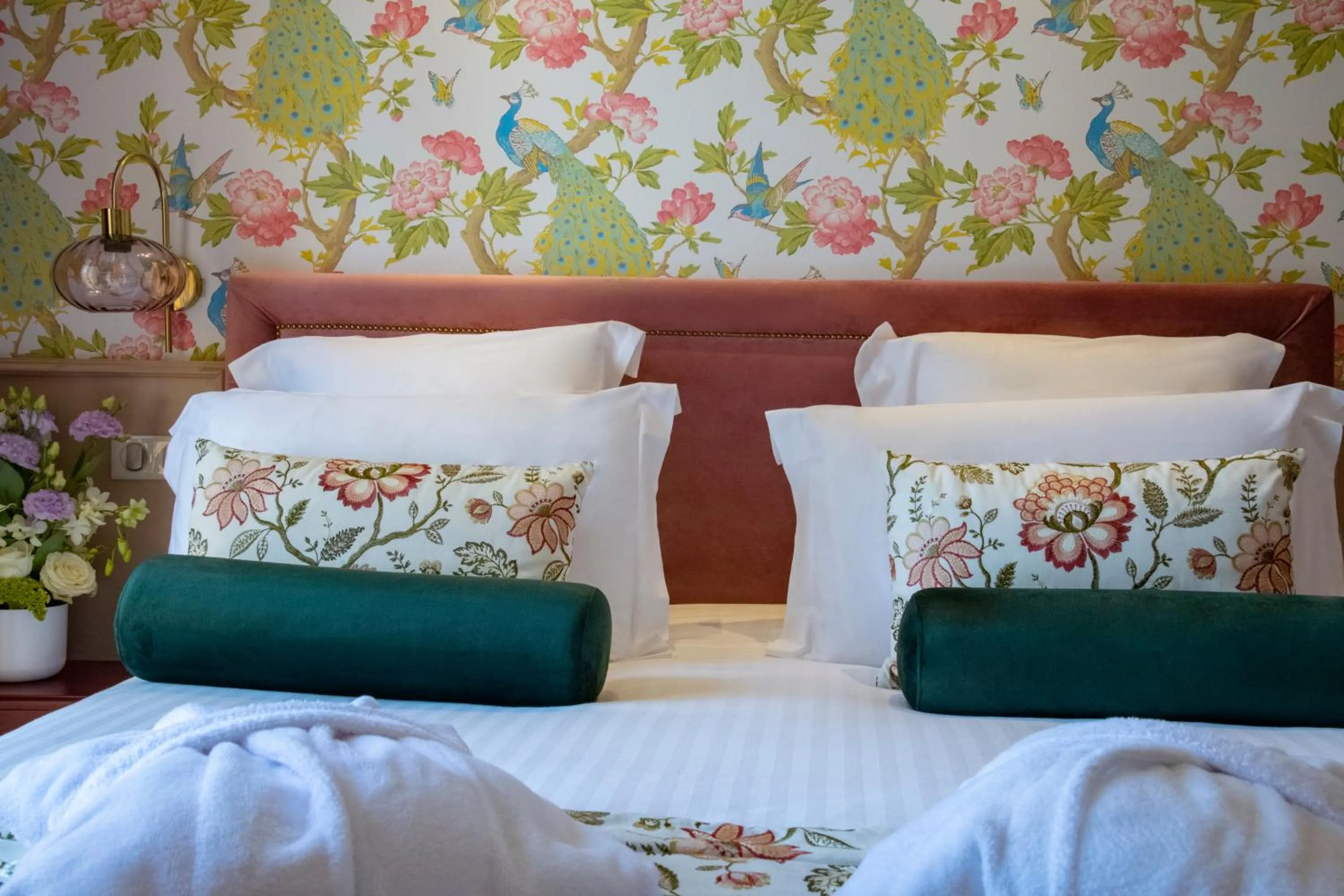 Bed in Hôtel Petit Palais