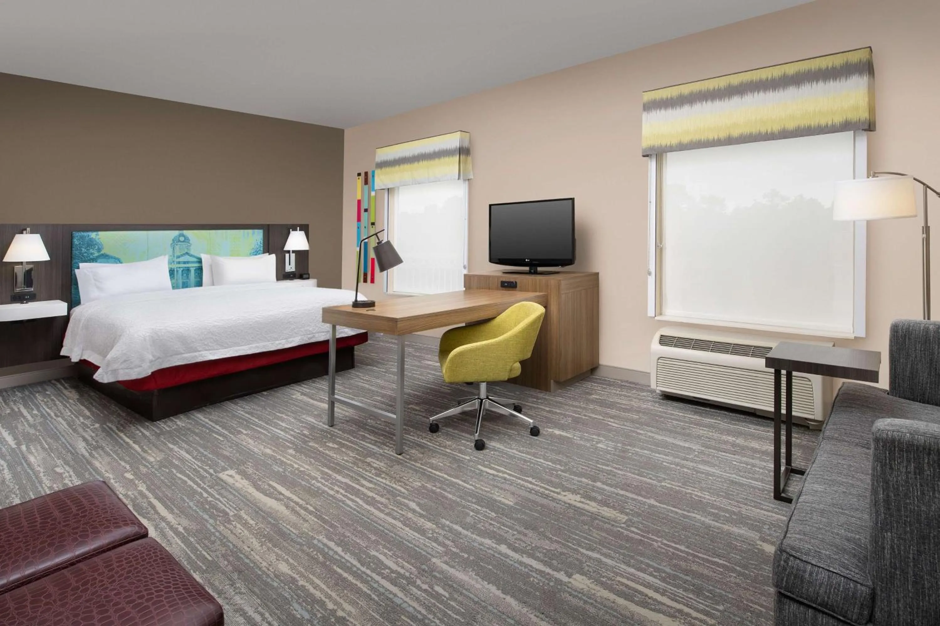 Bedroom, Bed in Hampton Inn & Suites Lake City