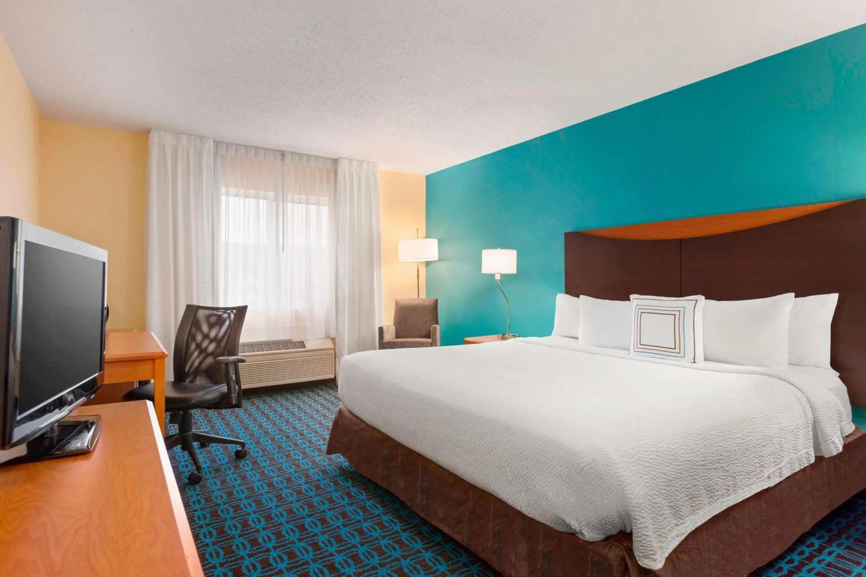 Photo of the whole room, Bed in Fairfield Inn & Suites by Marriott Mankato