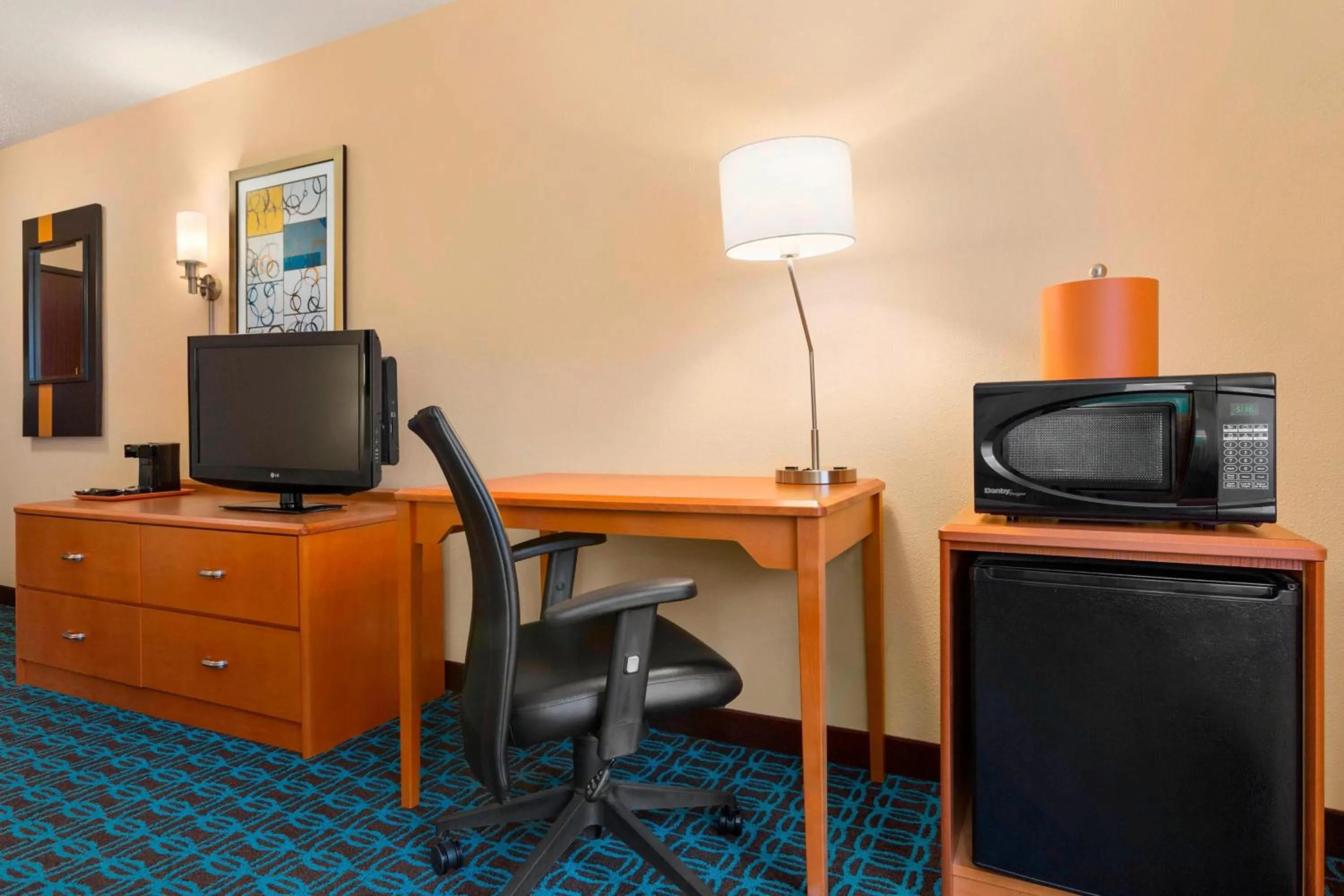 Photo of the whole room in Fairfield Inn & Suites by Marriott Mankato