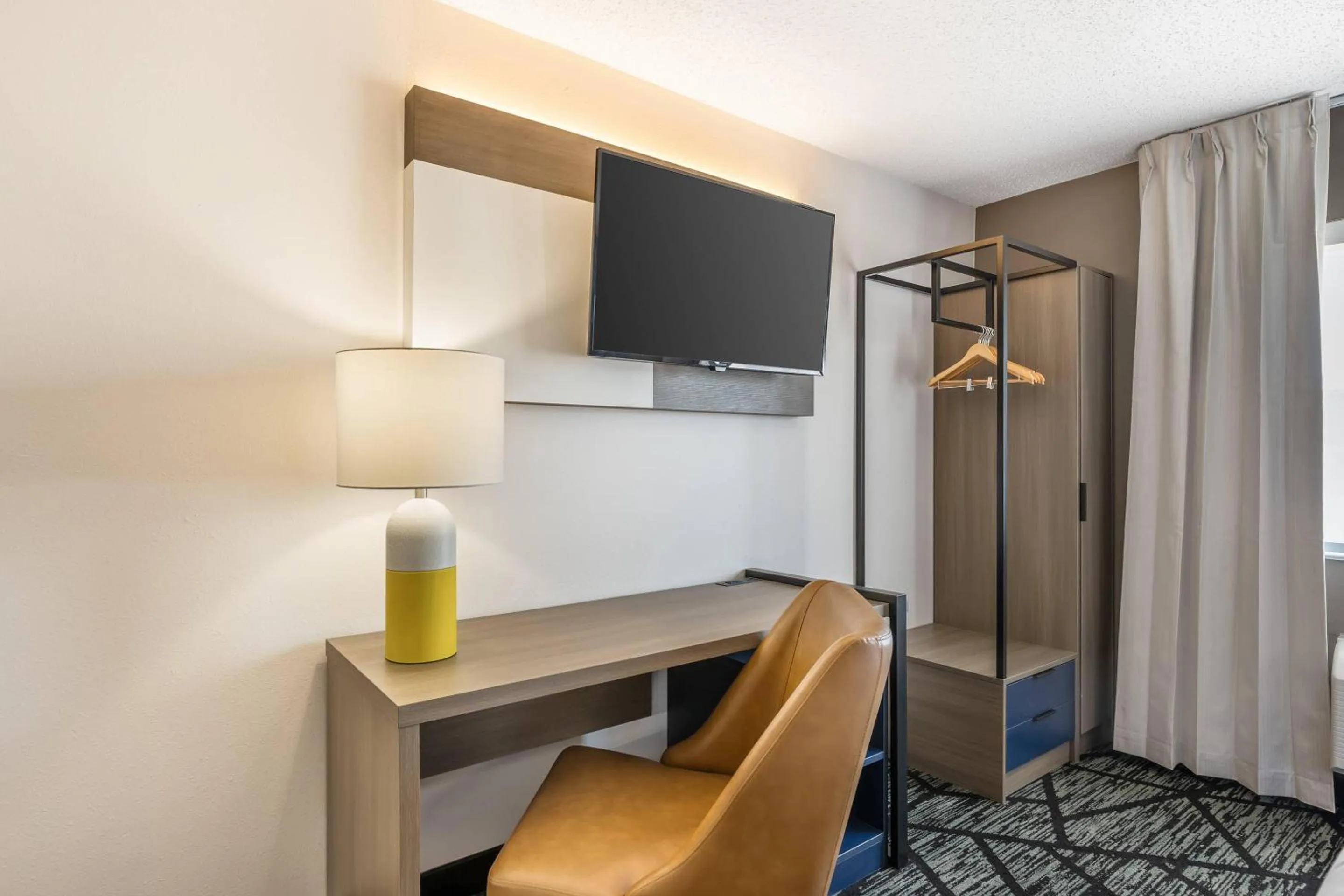 Bedroom in Comfort Inn Davenport East - Bettendorf