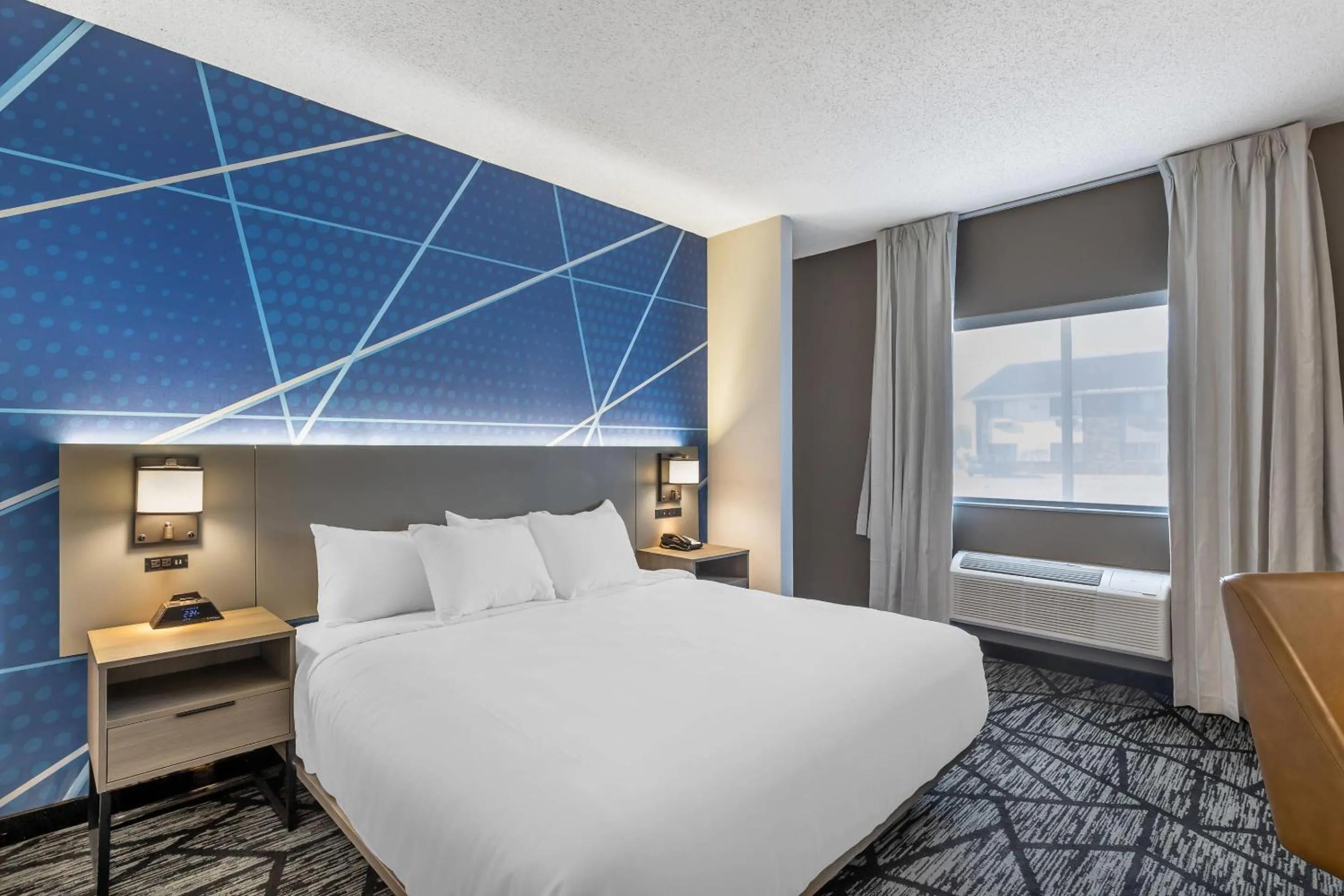 Bedroom in Comfort Inn Davenport East - Bettendorf