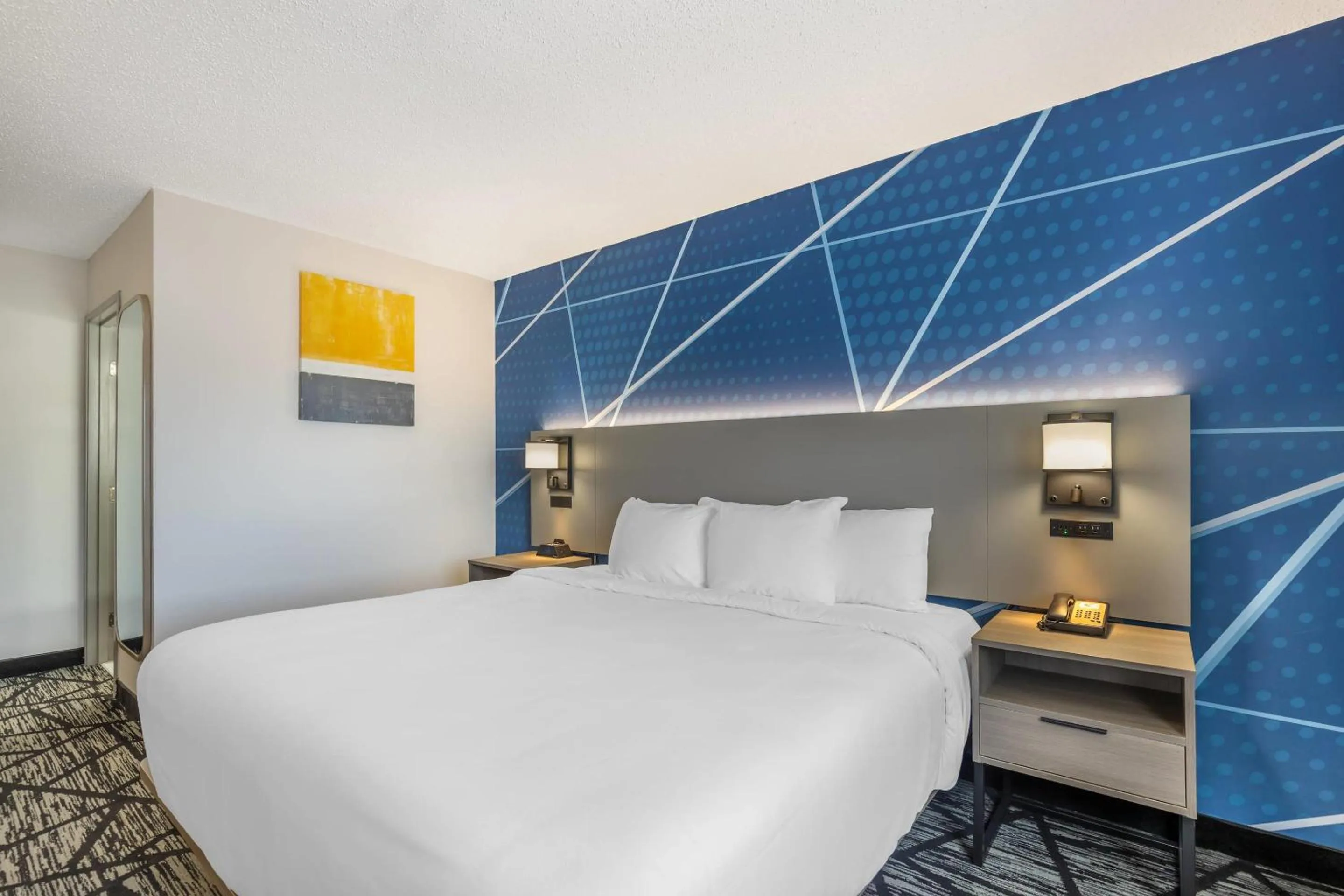 Bedroom in Comfort Inn Davenport East - Bettendorf