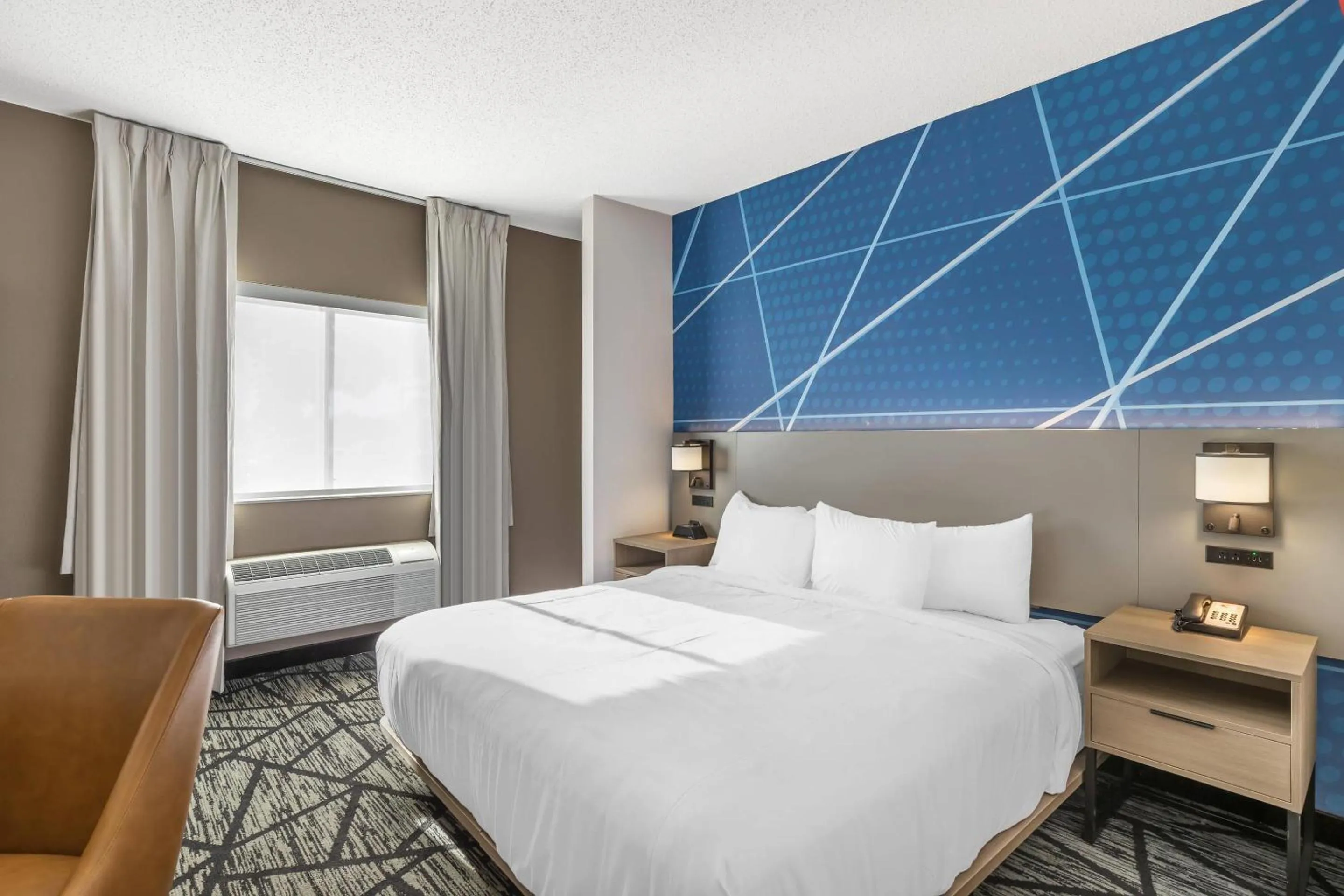 Bedroom in Comfort Inn Davenport East - Bettendorf