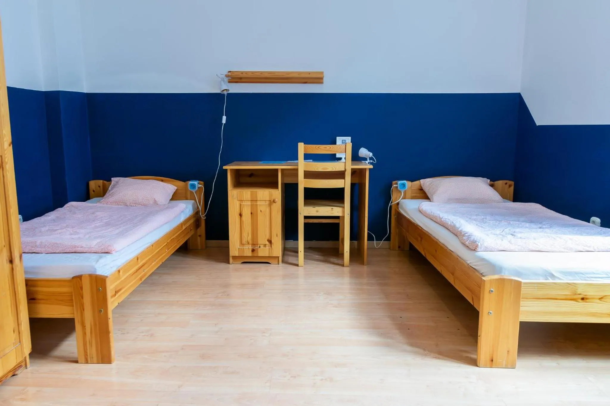 Budget Twin Room in Lima Hostel Győr