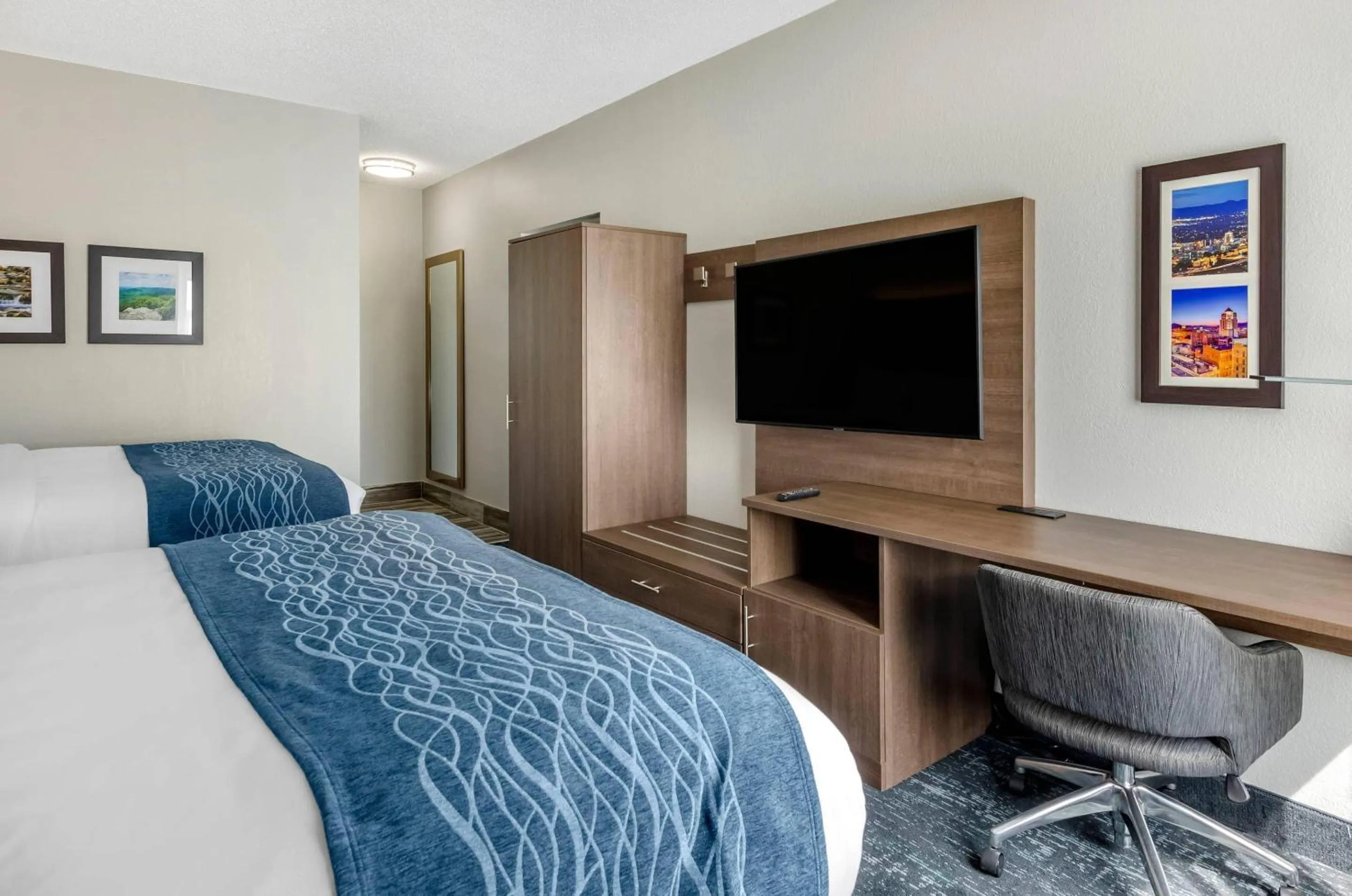 Bedroom, Bed in Comfort Inn & Suites Troutville-Roanoke North