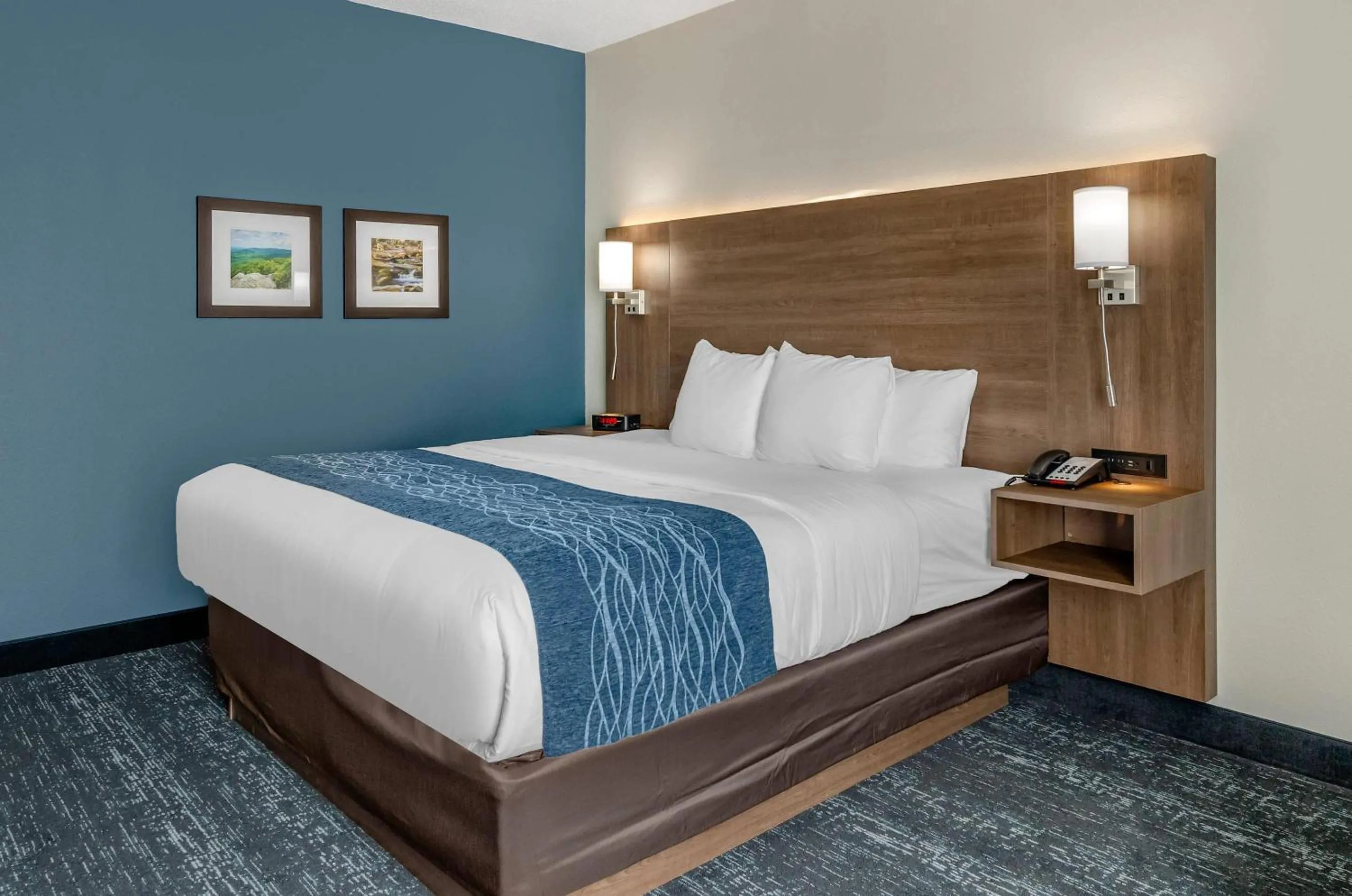 Bedroom, Bed in Comfort Inn & Suites Troutville-Roanoke North