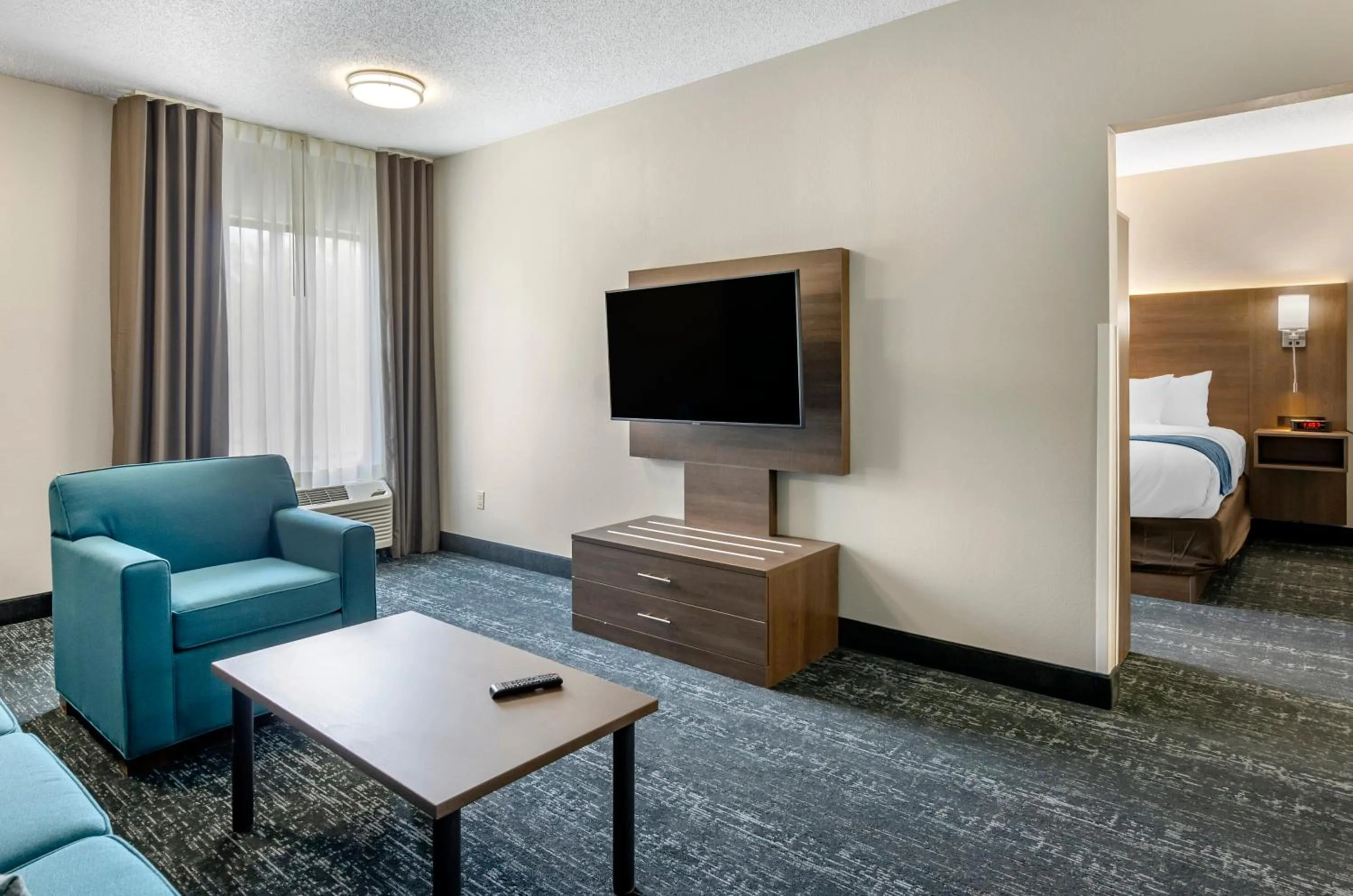 Seating area in Comfort Inn & Suites Troutville-Roanoke North