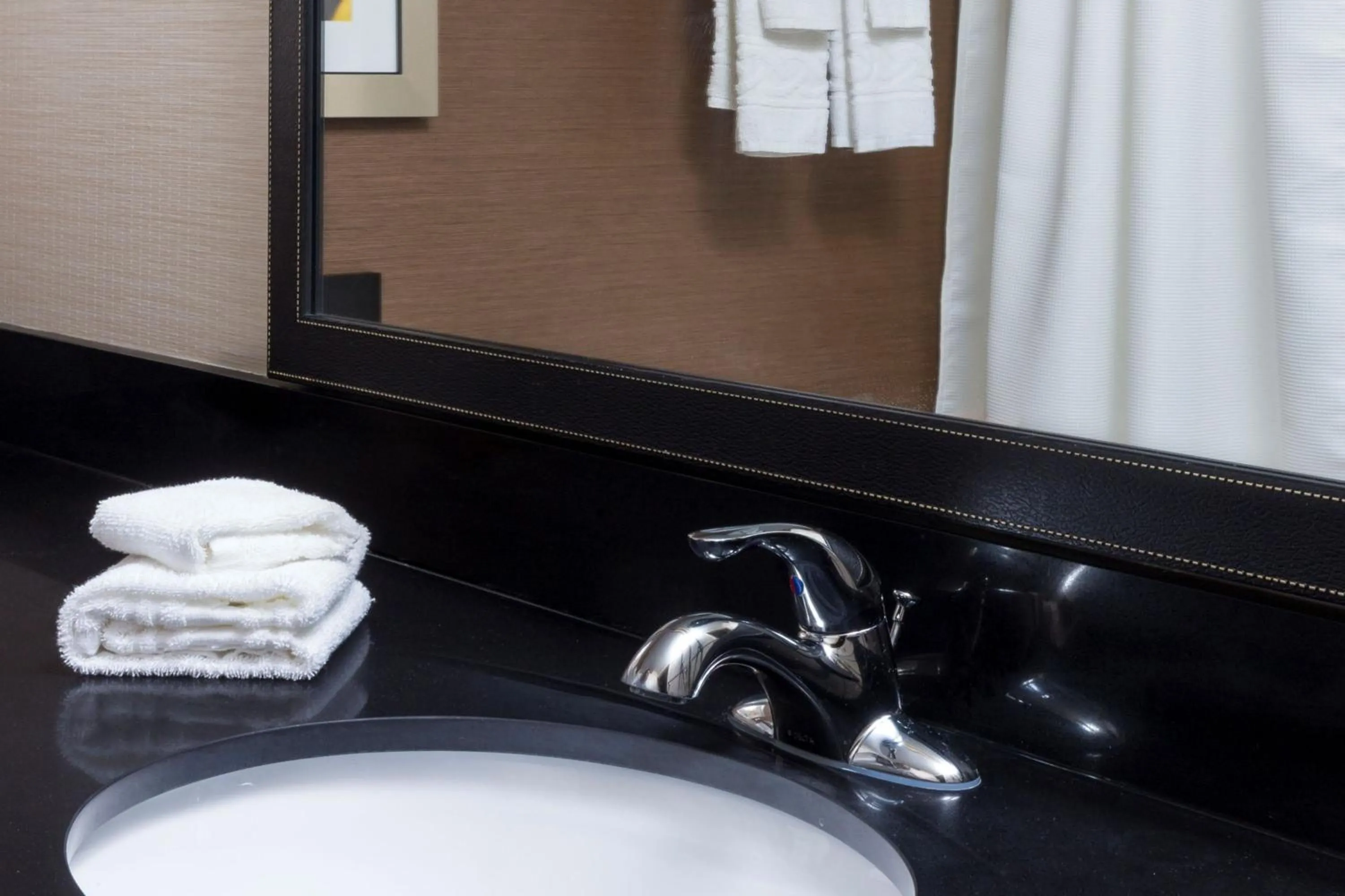 Bathroom in Fairfield Inn & Suites by Marriott Galesburg