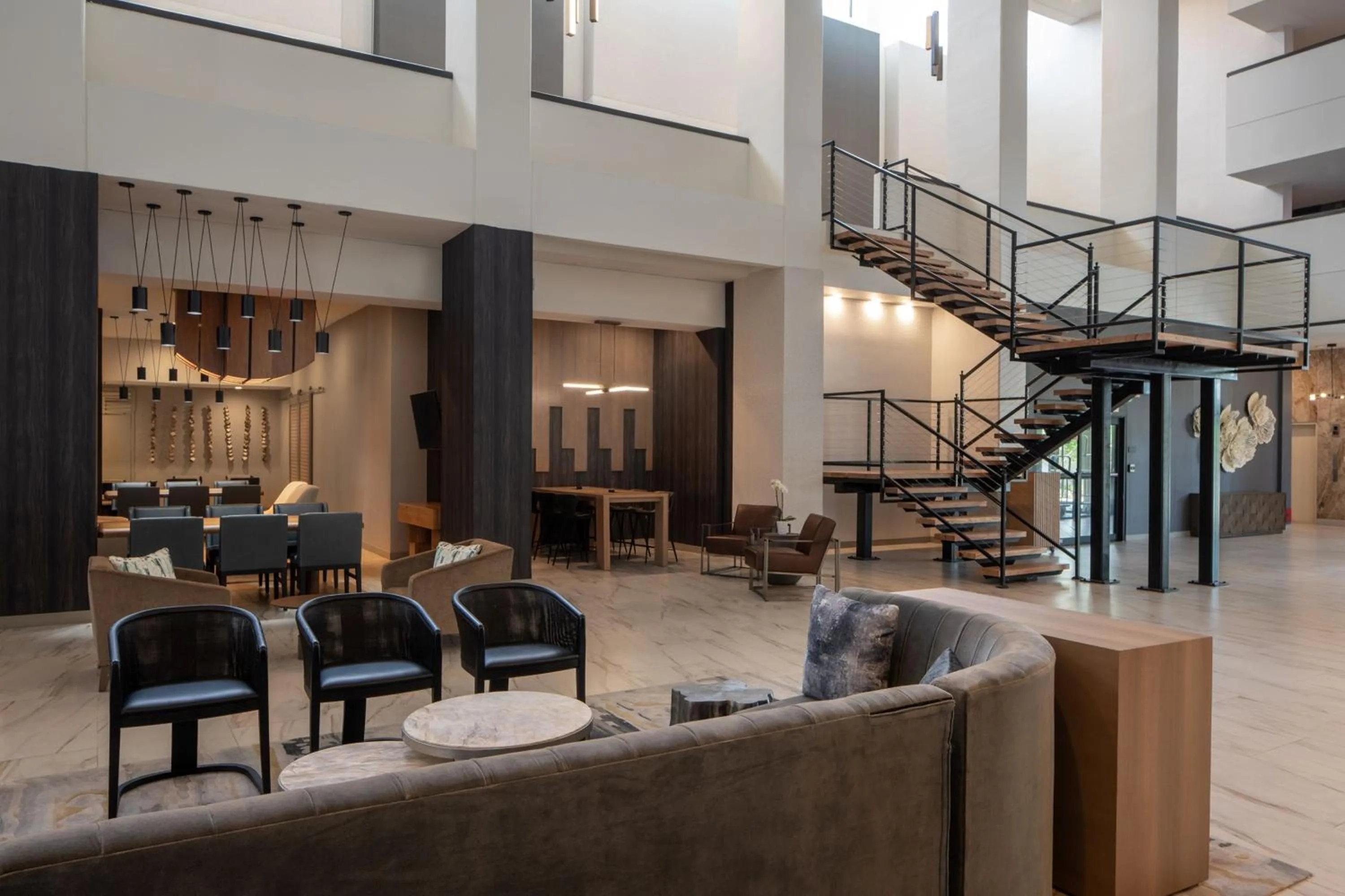 Lobby or reception in Mobile Marriott