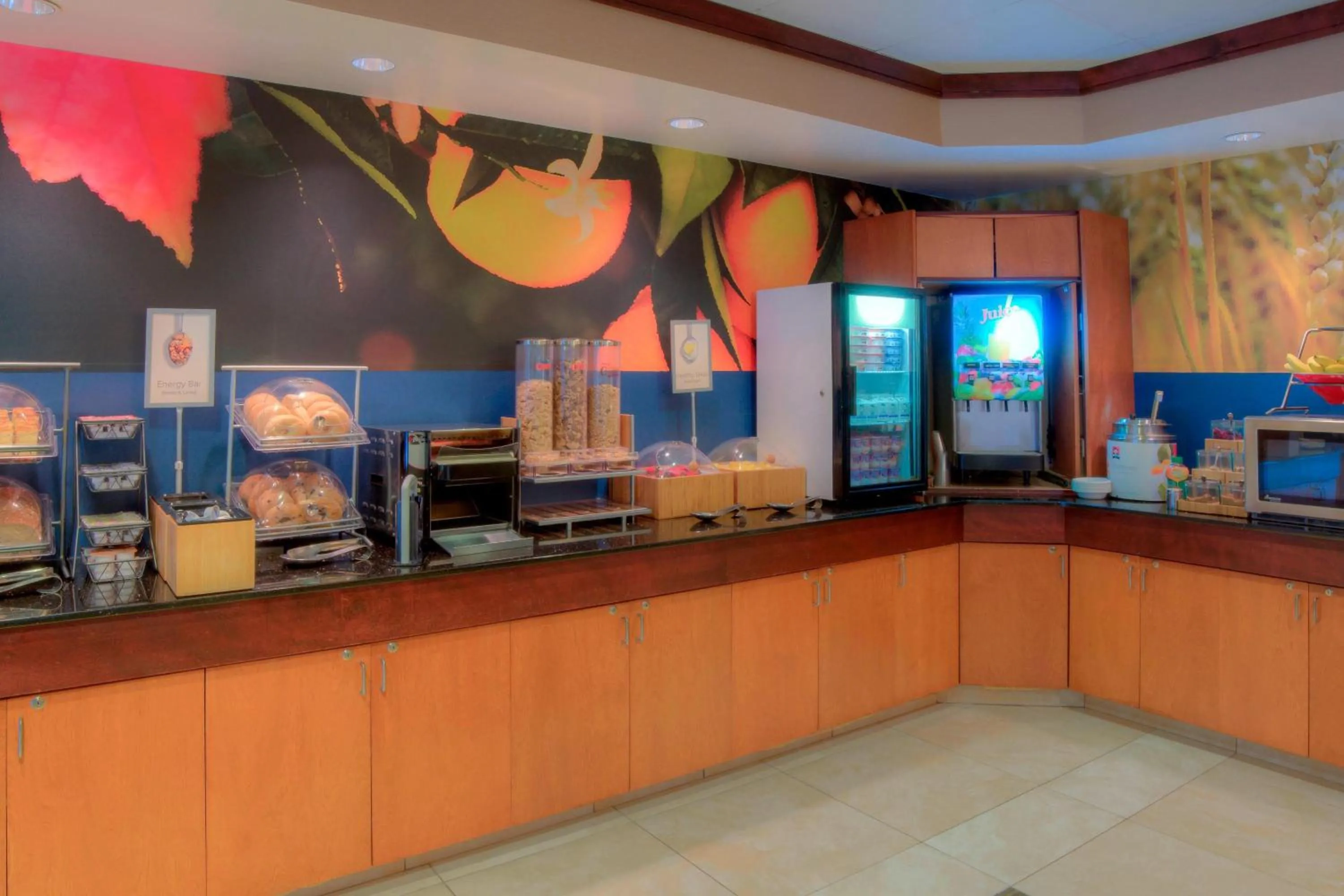 Breakfast in Fairfield Inn & Suites by Marriott Mobile Daphne/Eastern Shore