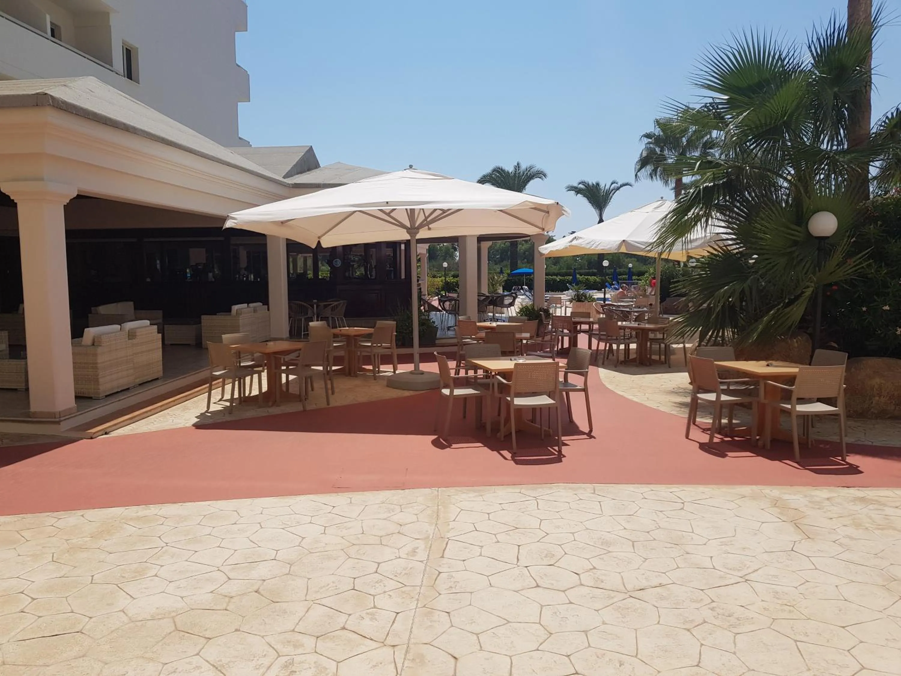 Lounge or bar in Nissiana Hotel & Bungalows