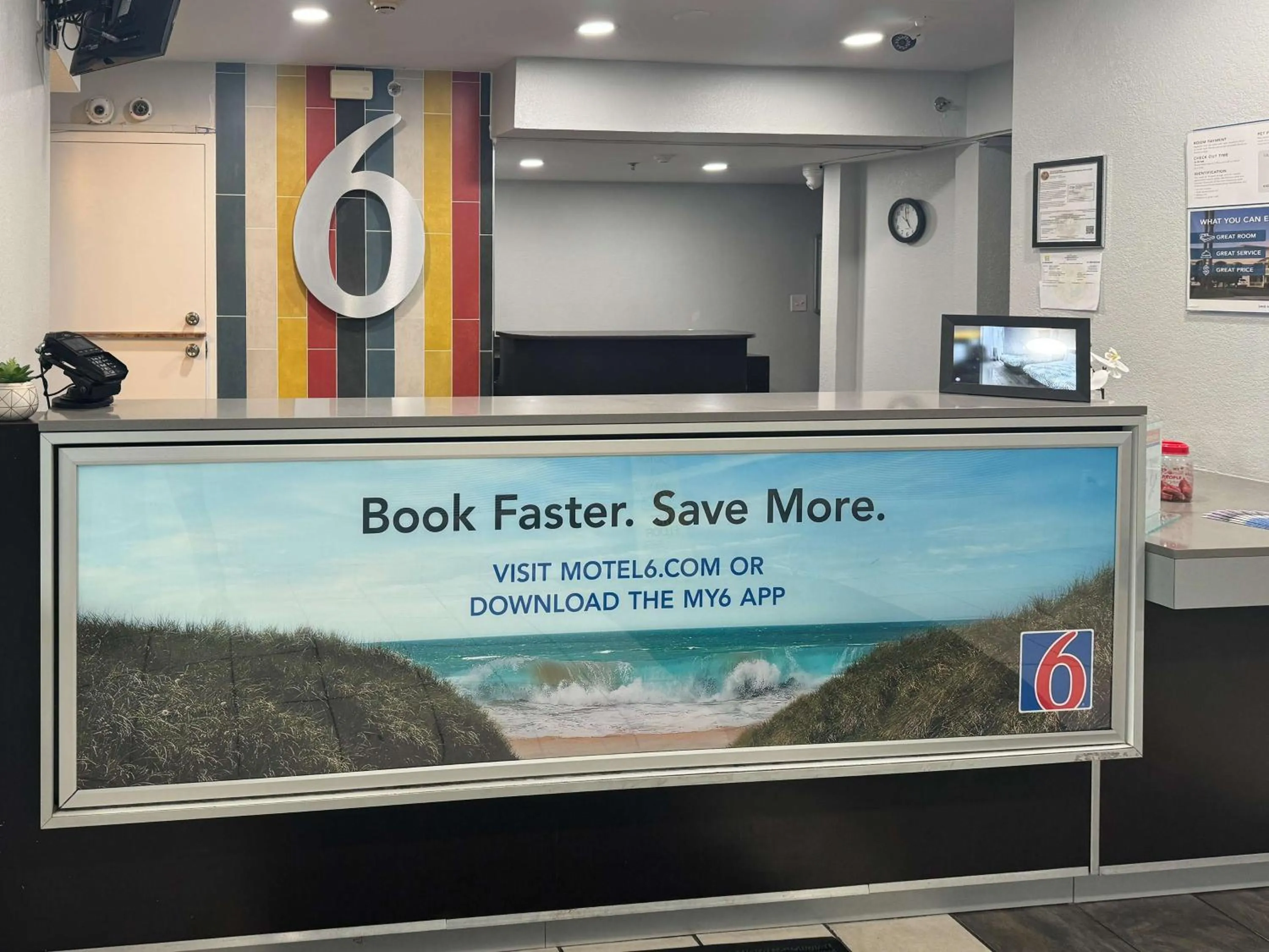 Lobby or reception in Motel 6-Bradenton, FL