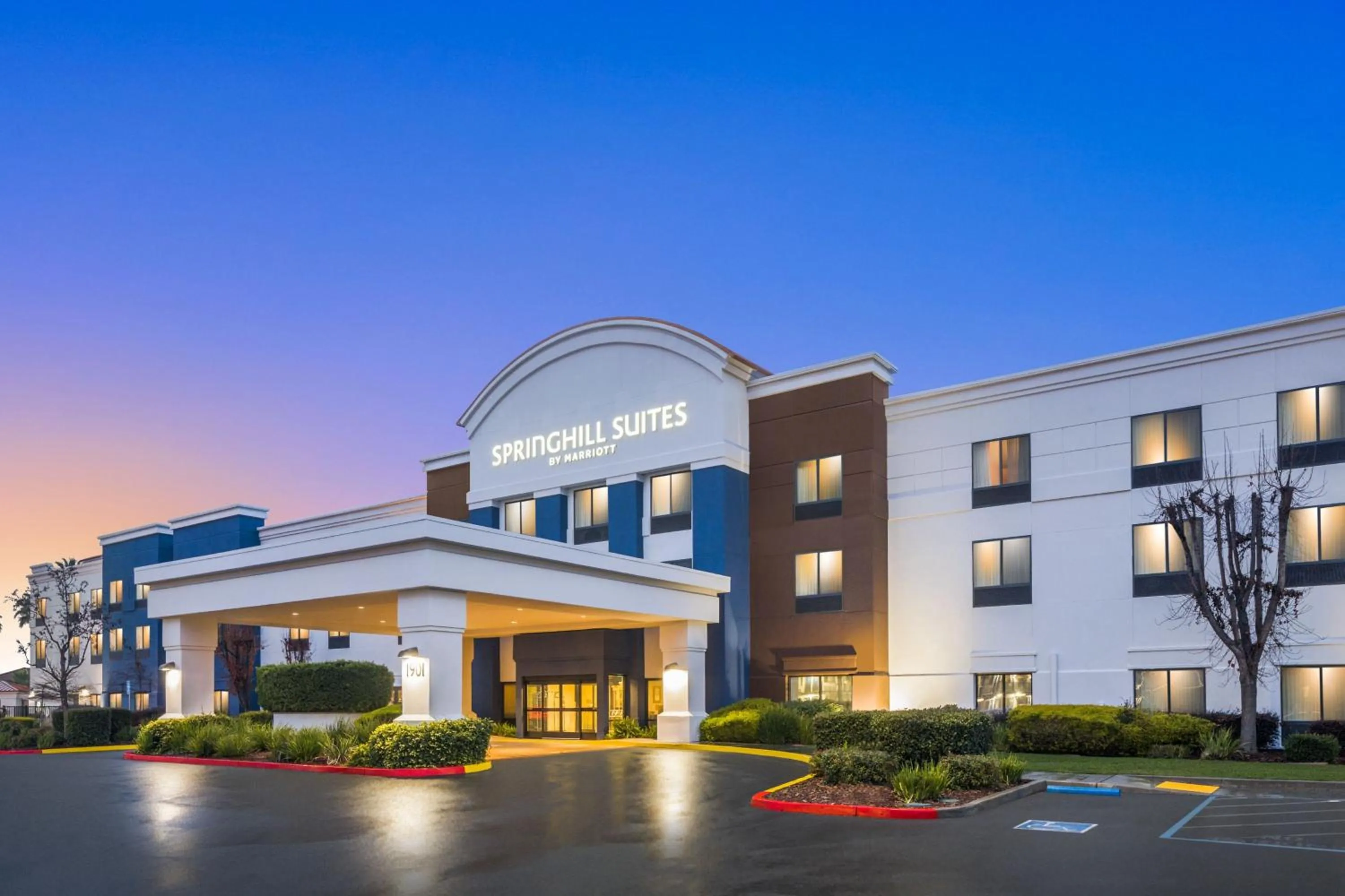 Property building in SpringHill Suites by Marriott Modesto