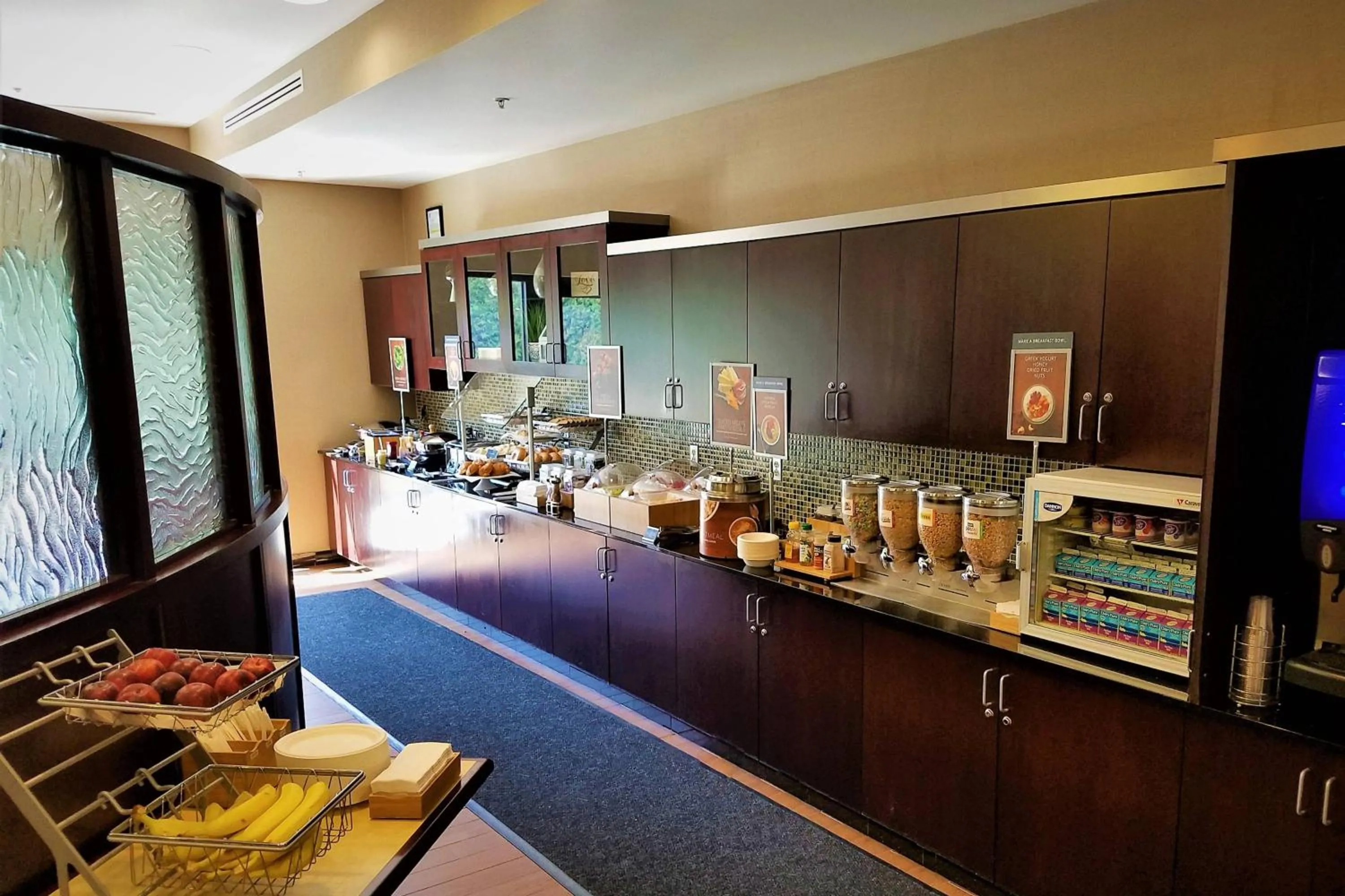 Breakfast in SpringHill Suites by Marriott Modesto