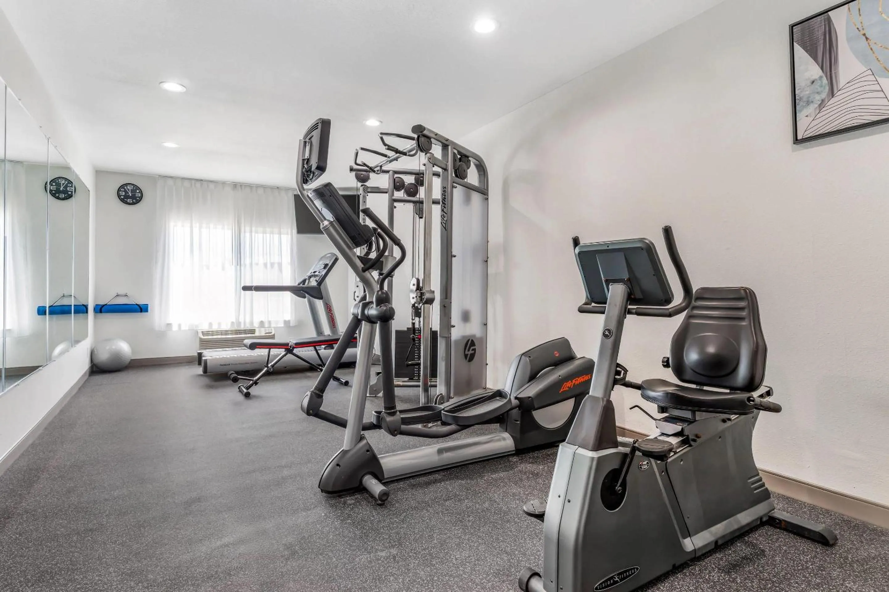 Fitness centre/facilities in Country Inn & Suites by Radisson, Modesto-Salida
