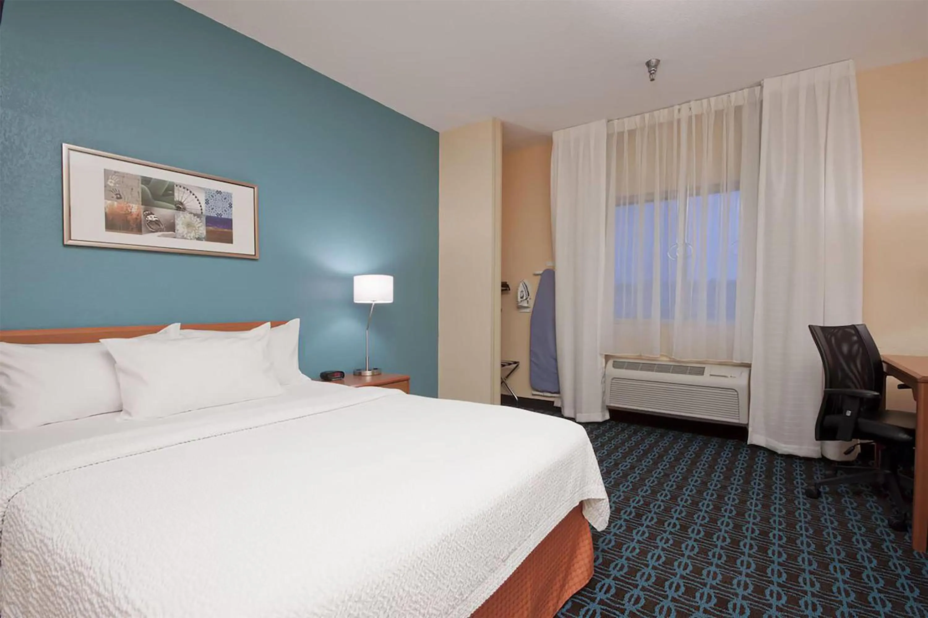 Photo of the whole room, Bed in AmericInn by Wyndham Minot