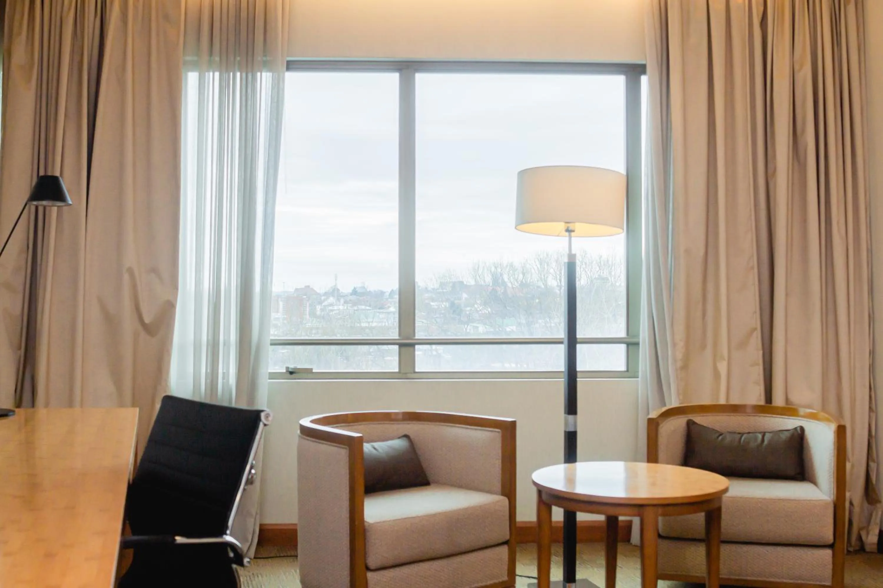 Living room in Sonesta Hotel Osorno