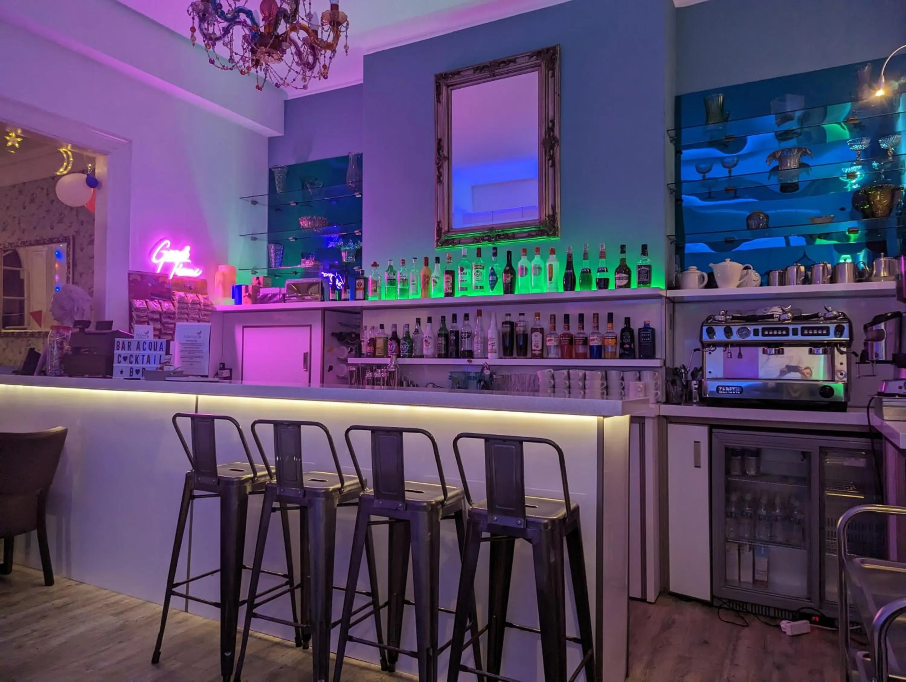 Lounge or bar in Acqua Beach Weymouth