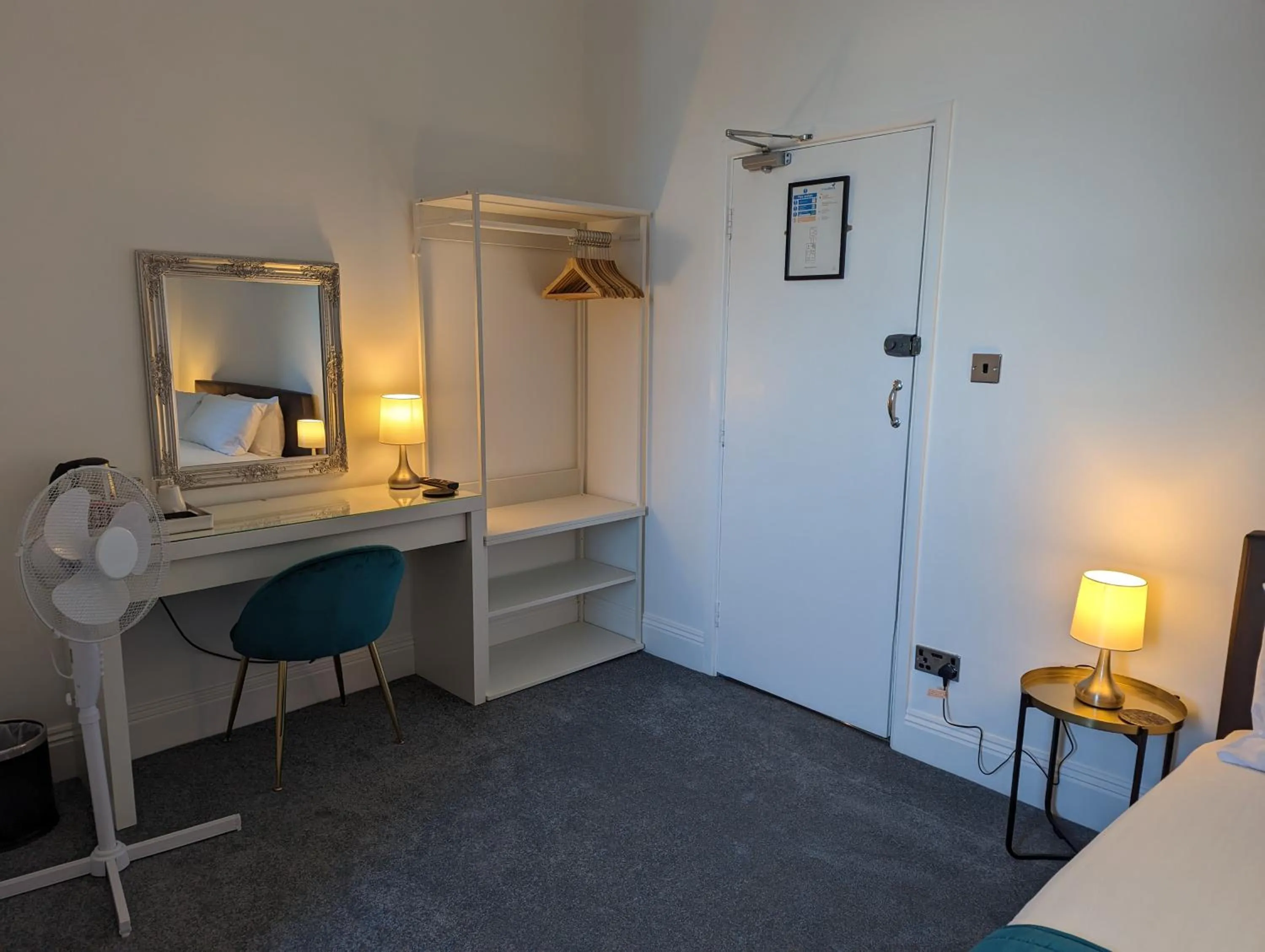 fireplace, Bed in Acqua Beach Weymouth