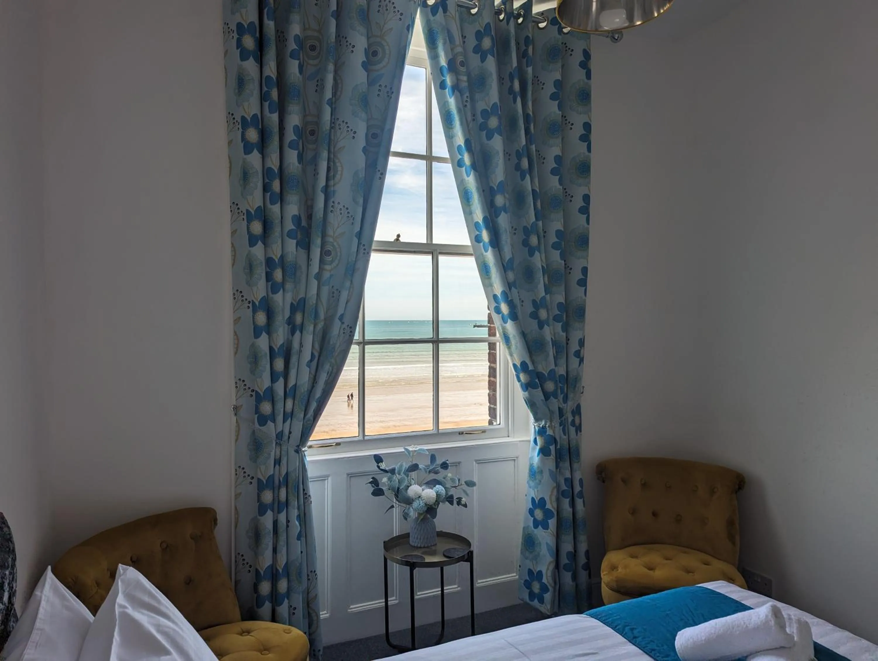 Sea view, Bed in Acqua Beach Weymouth