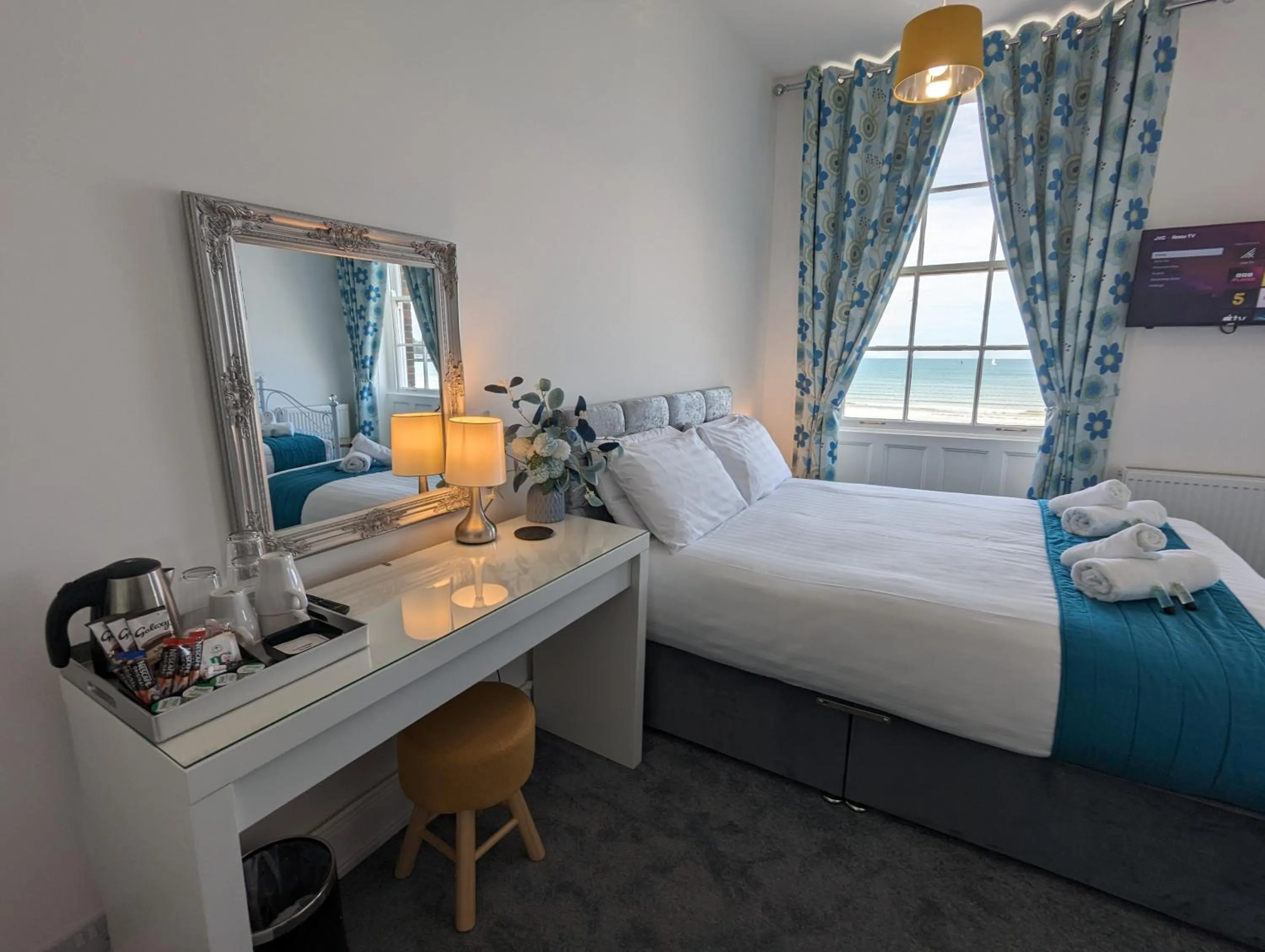 Bed in Acqua Beach Weymouth