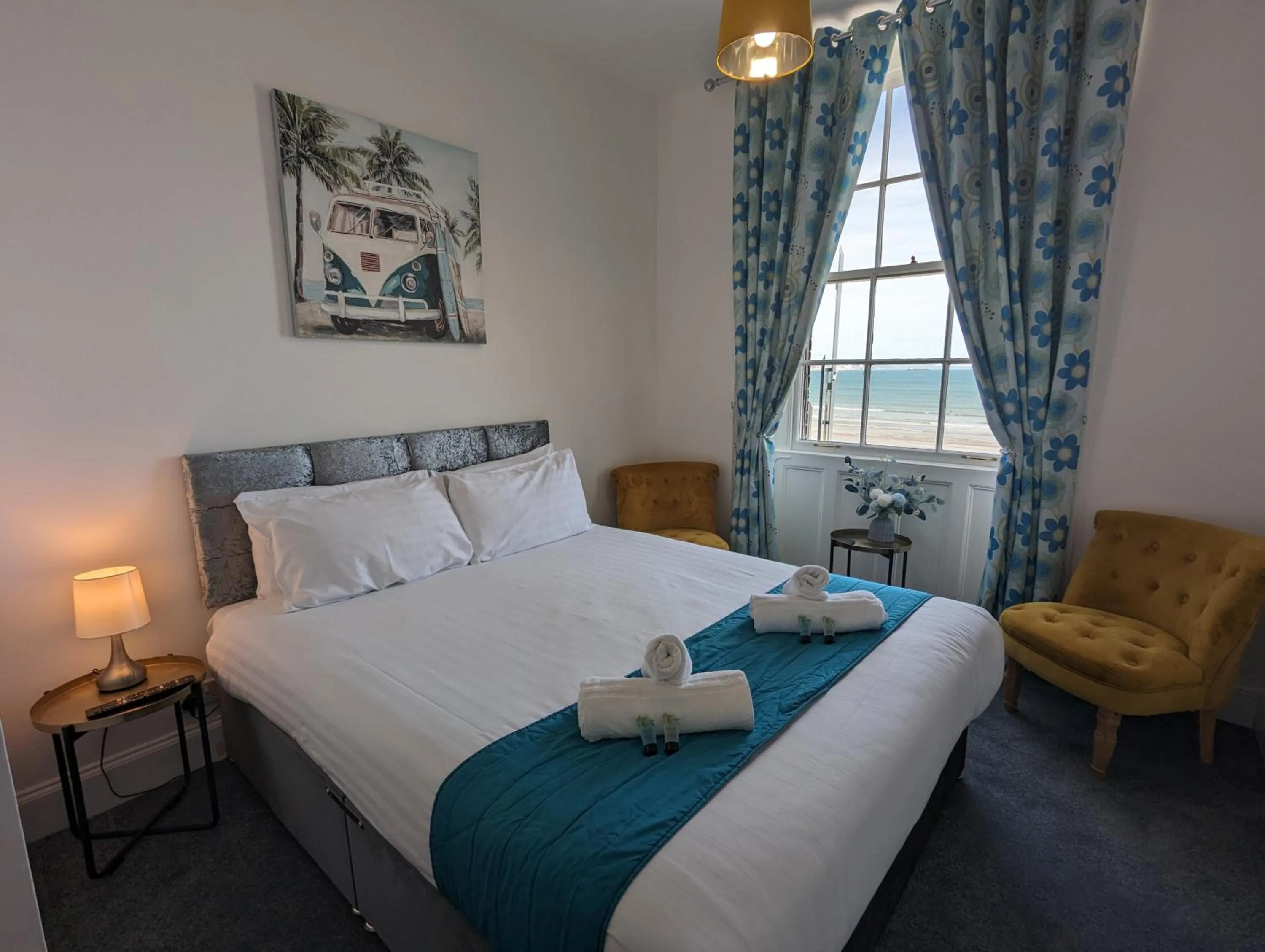 Bed in Acqua Beach Weymouth