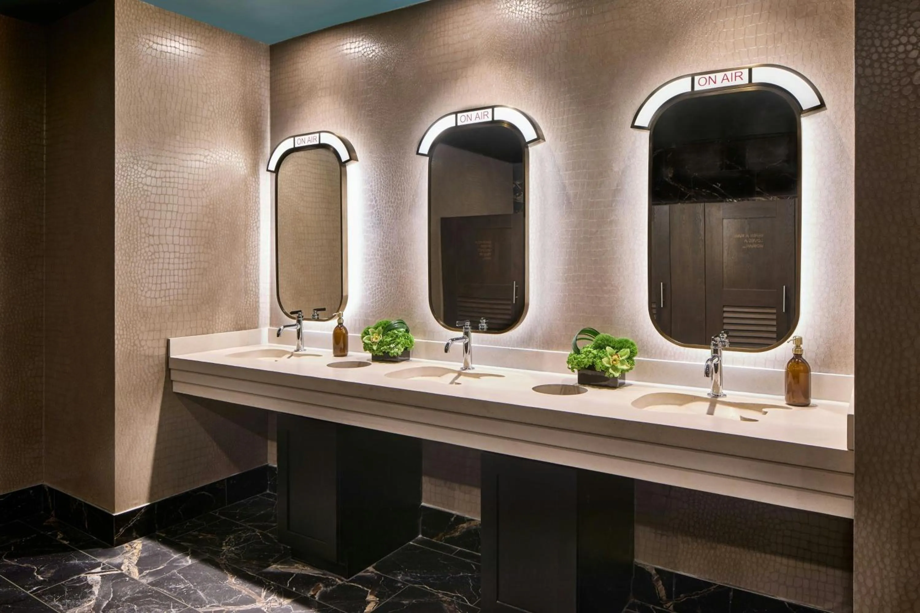 Lobby or reception in Renaissance Shoals Resort & Spa