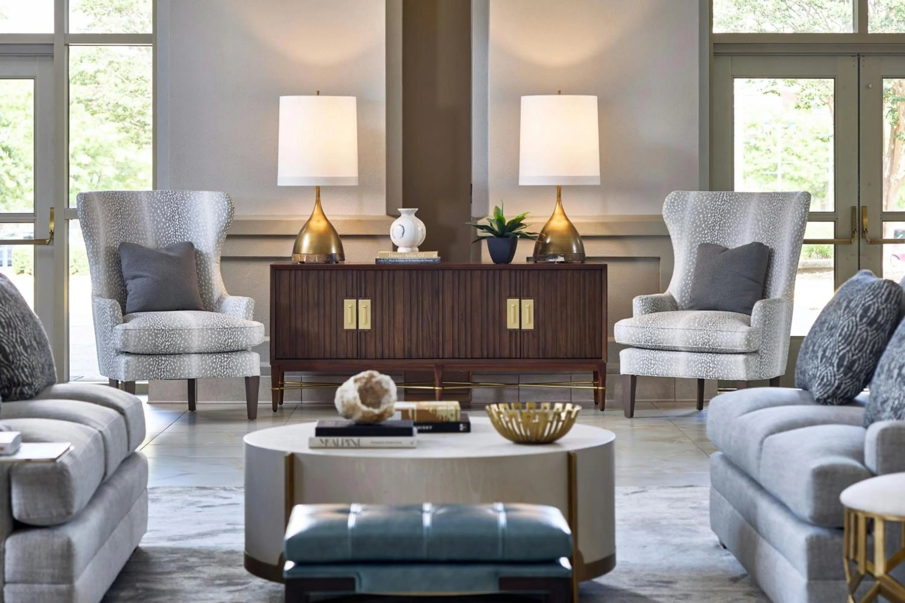 Lounge or bar in Renaissance Shoals Resort & Spa